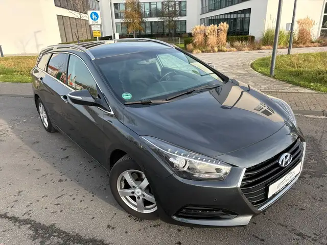 Hyundai I40 view 4