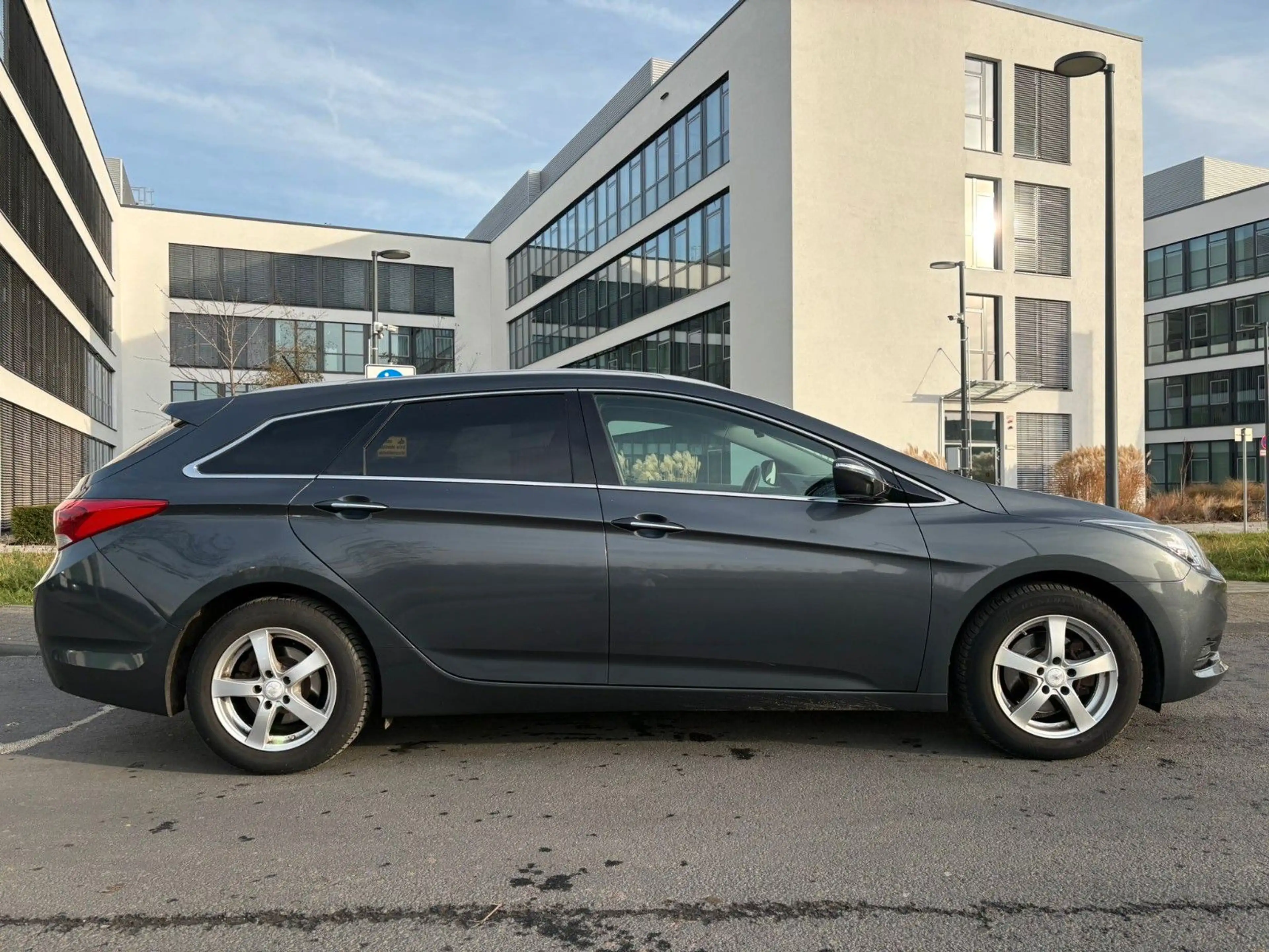 Hyundai i40 cw blue Trend, Klima, Tüv Neu Scheckheft — photo 11