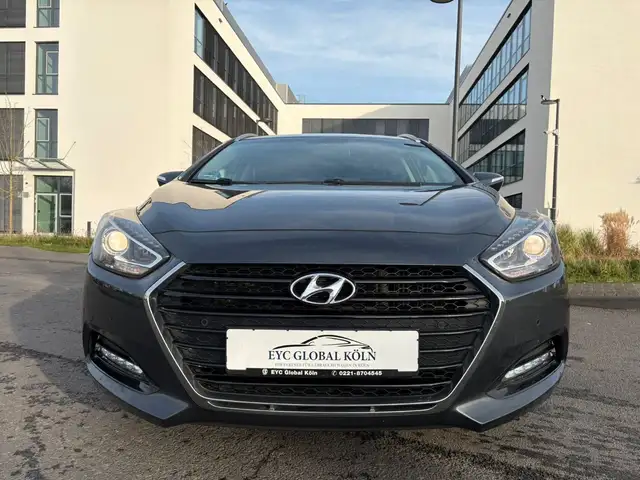 Hyundai I40 view 13