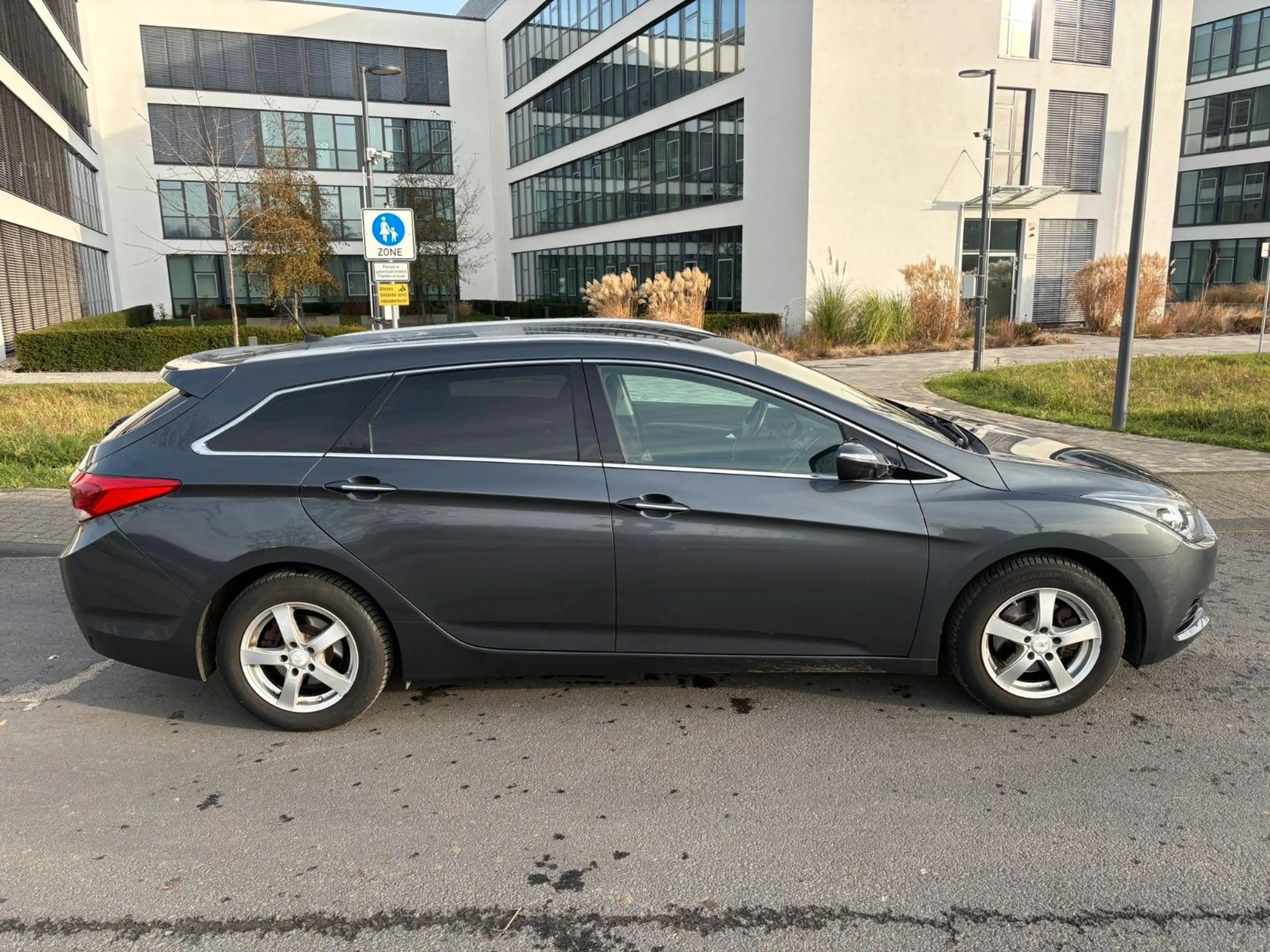 Hyundai i40 cw blue Trend, Klima, Tüv Neu Scheckheft — photo 12