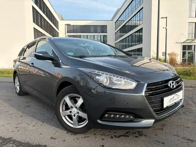 Hyundai I40 view 3
