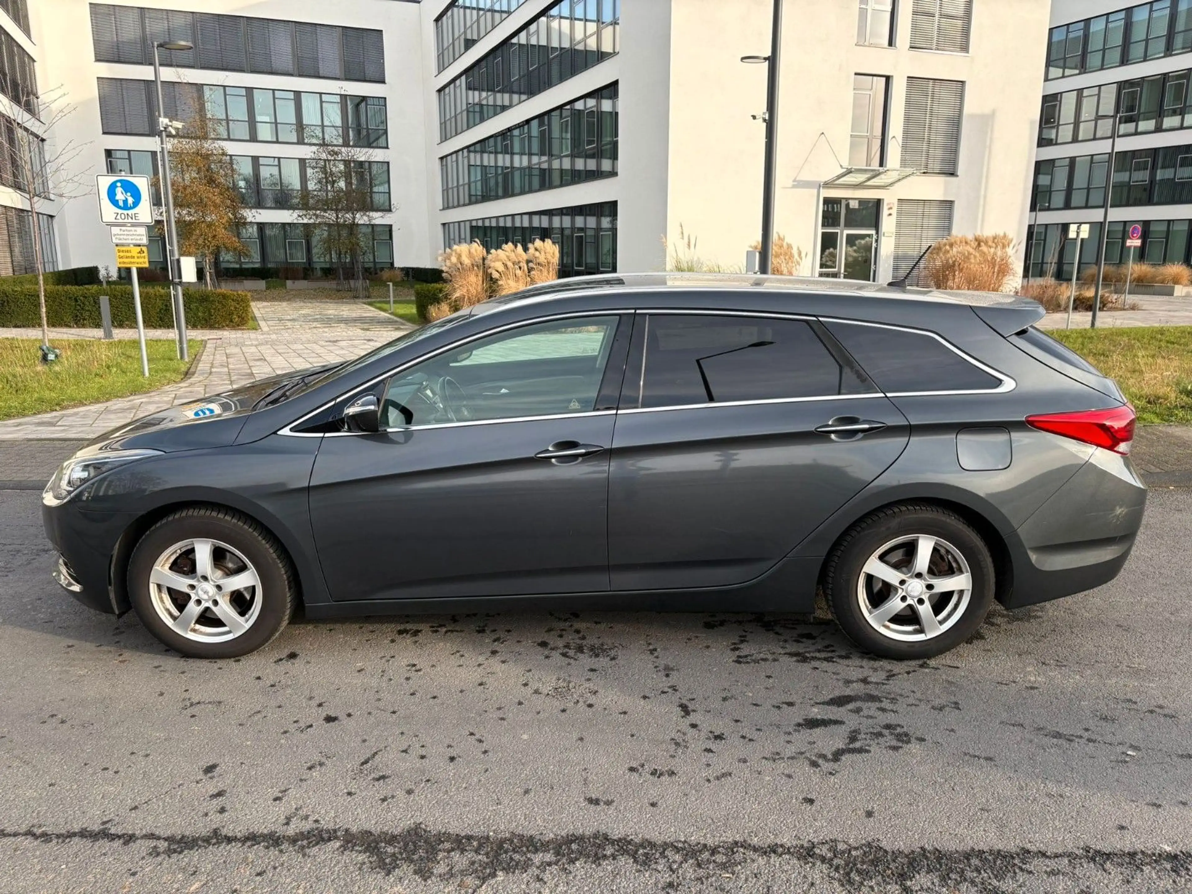 Hyundai i40 cw blue Trend, Klima, Tüv Neu Scheckheft — photo 10