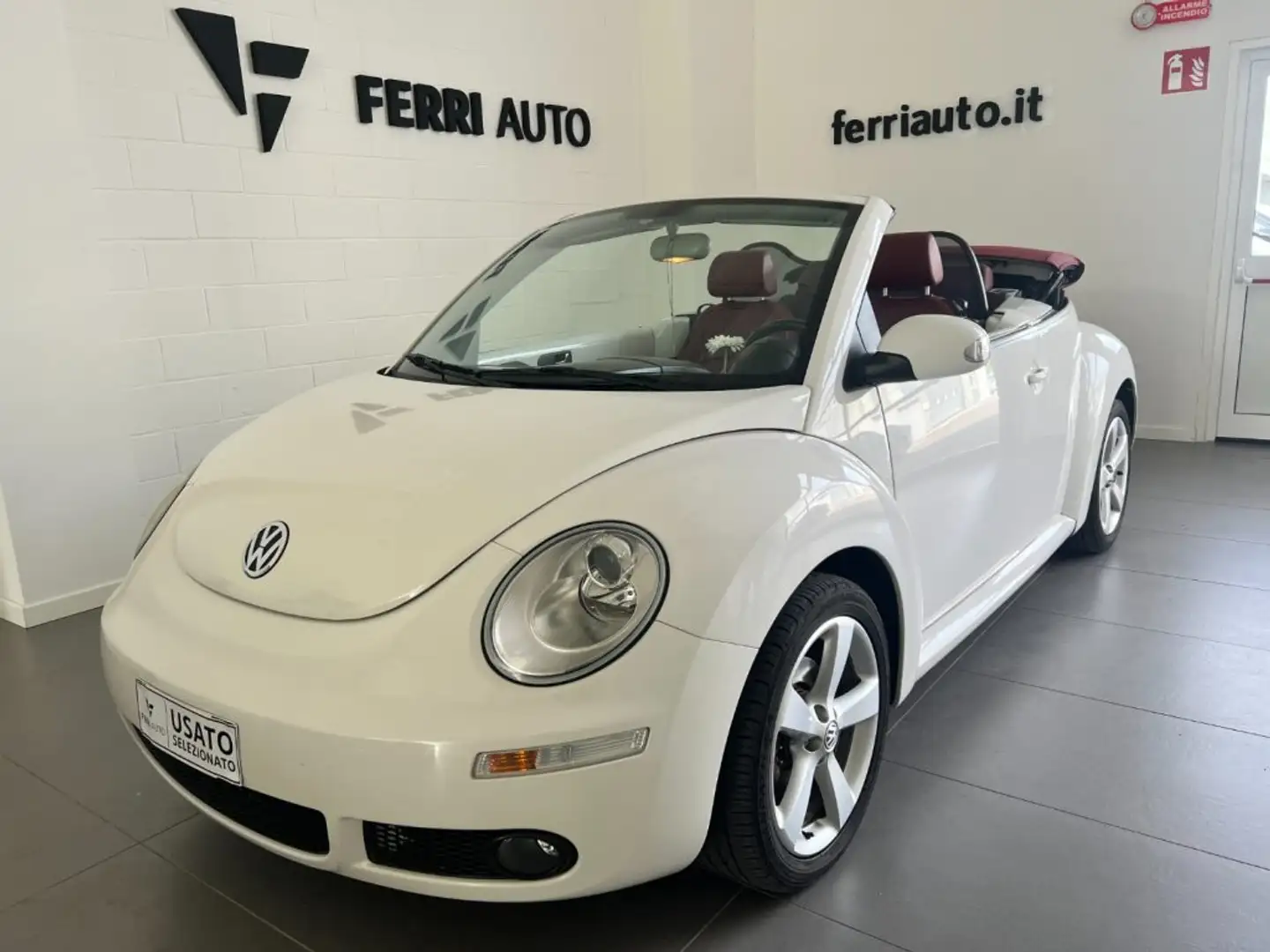 Volkswagen New Beetle 1.9 TDI 105CV Cabrio Limited Red Edition Biały - 2