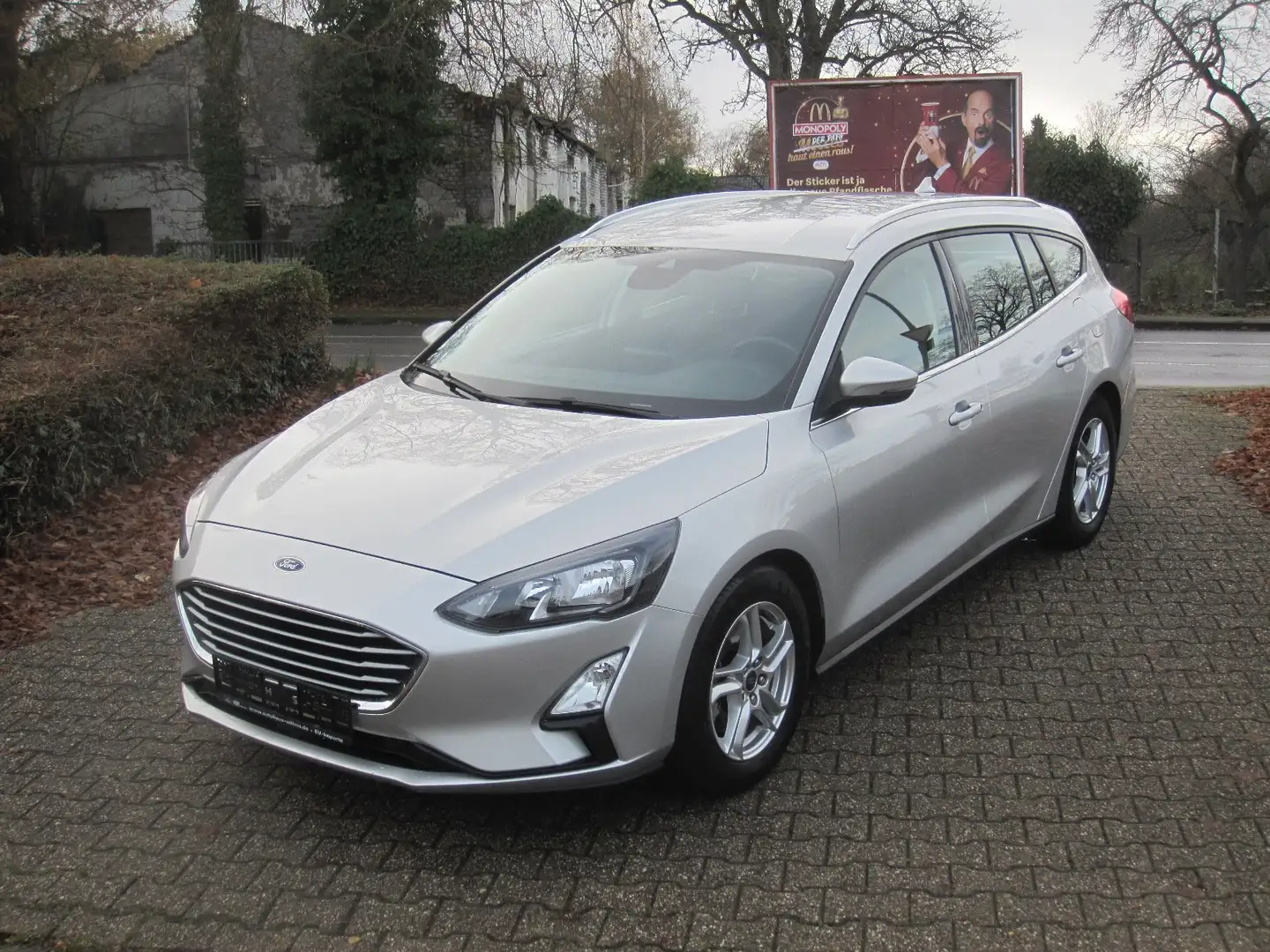 Ford Focus Focus Turnier Turnier 1.0 EcoB. Trend Edition 5-t. Argent - 2