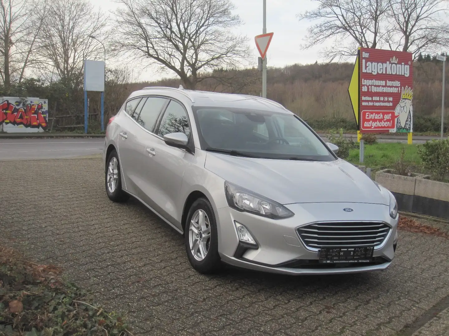 Ford Focus Focus Turnier Turnier 1.0 EcoB. Trend Edition 5-t. Argent - 1