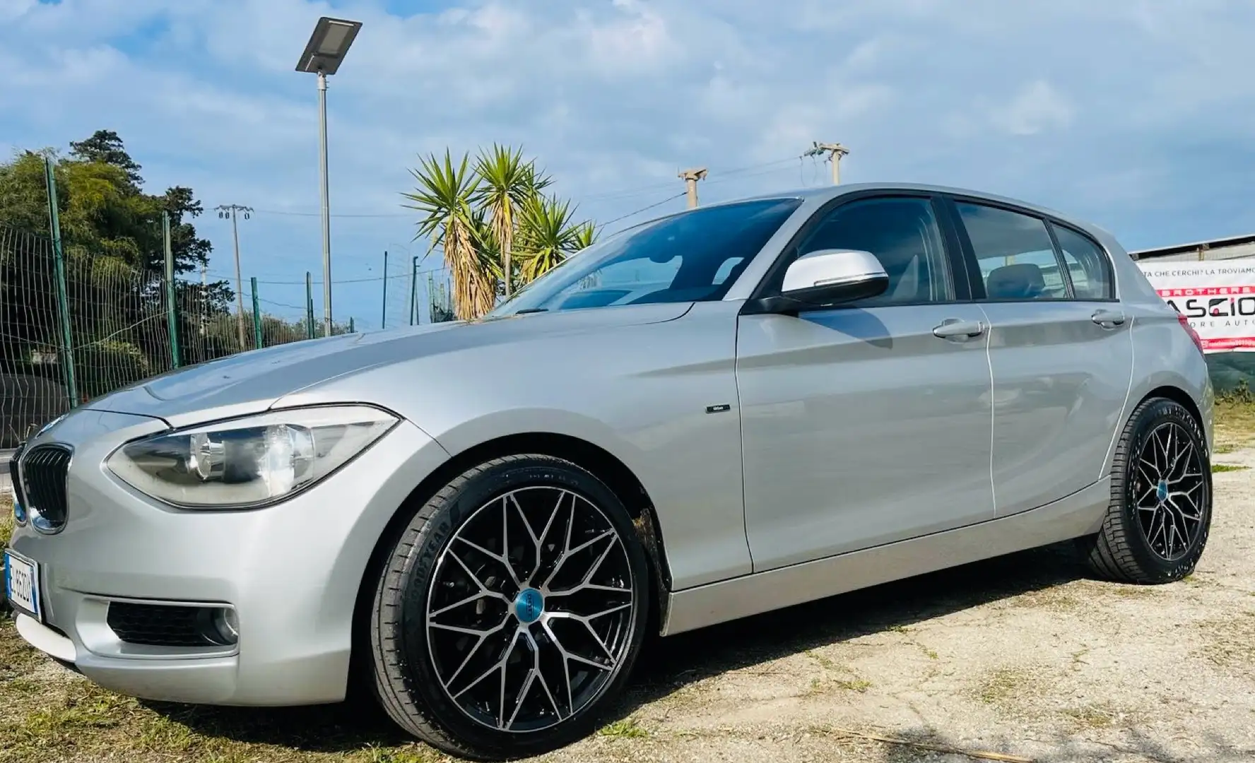 BMW 118 118d 5p Urban Grigio - 1