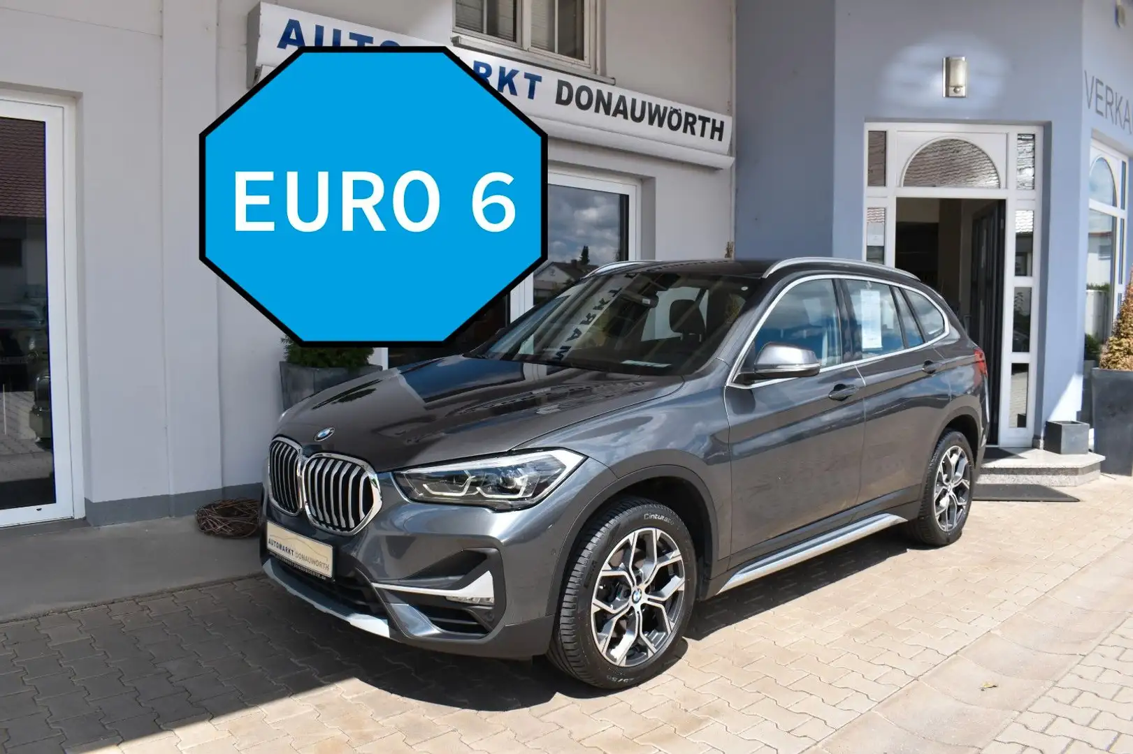 BMW X1 xDrive20i Aut. xLine Navi AHK PanoDach Kamera Grey - 2
