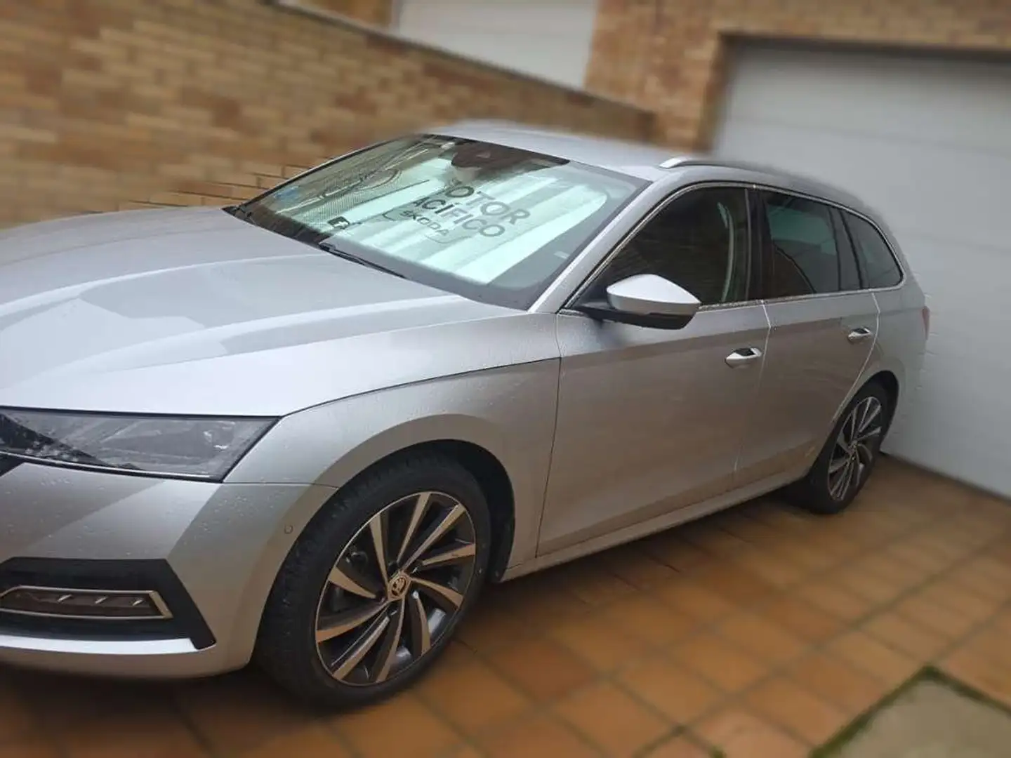 Skoda Octavia Combi 1.5 TSI 110kW DSG m-HEV Style Gris - 1