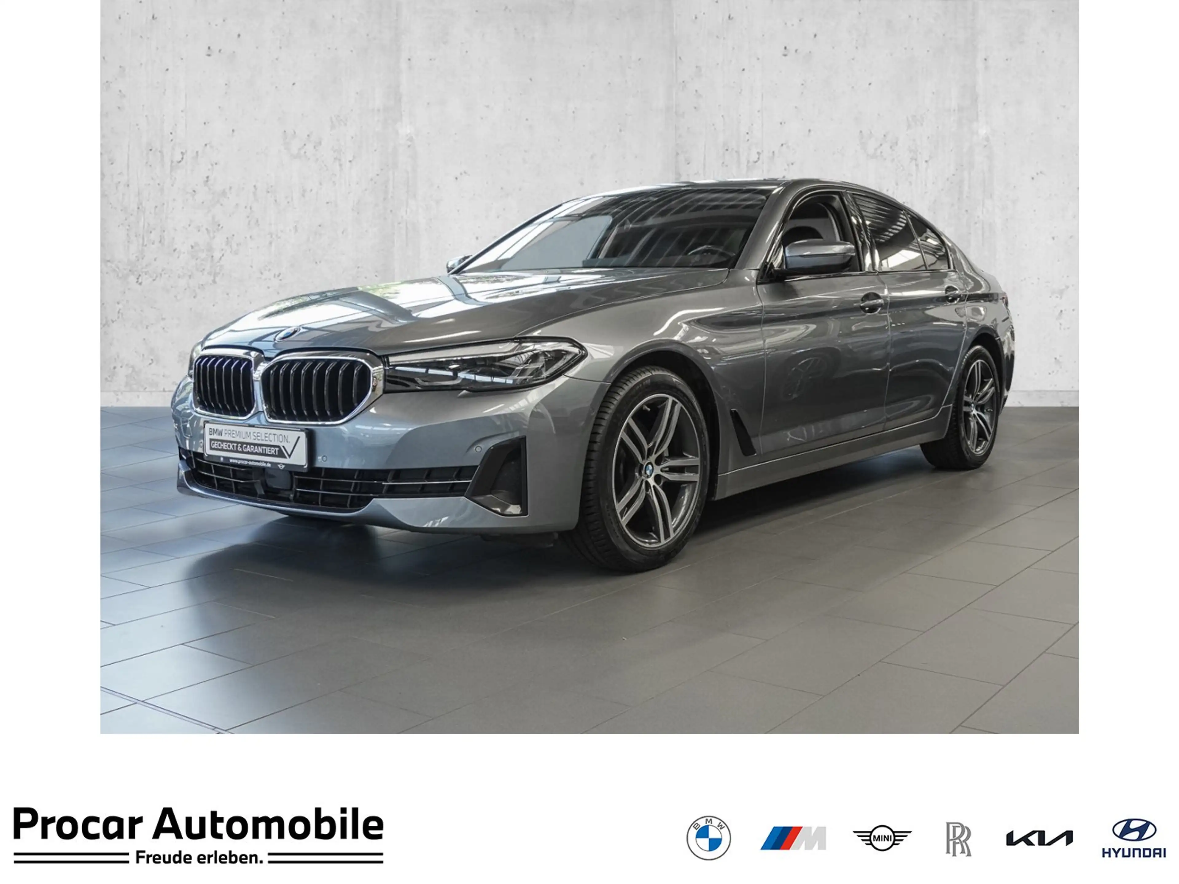 BMW 520 d A HUD ACC AHK RFK NAVI LED Sound Syst. DAB*
