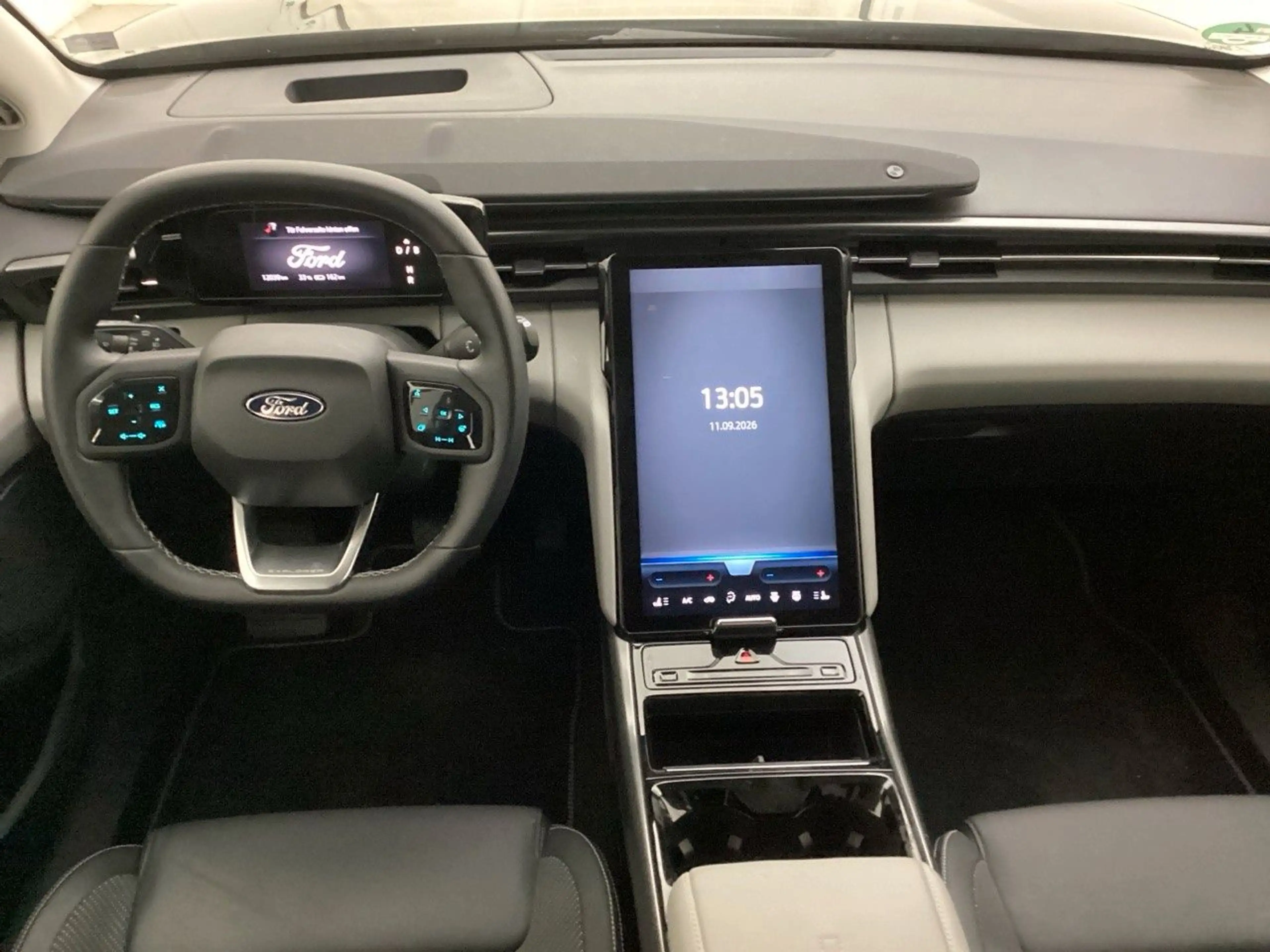 Ford Explorer AWD 79kWh Auto./360-KAMERA/ACC/HEAD-UP/ — photo 4