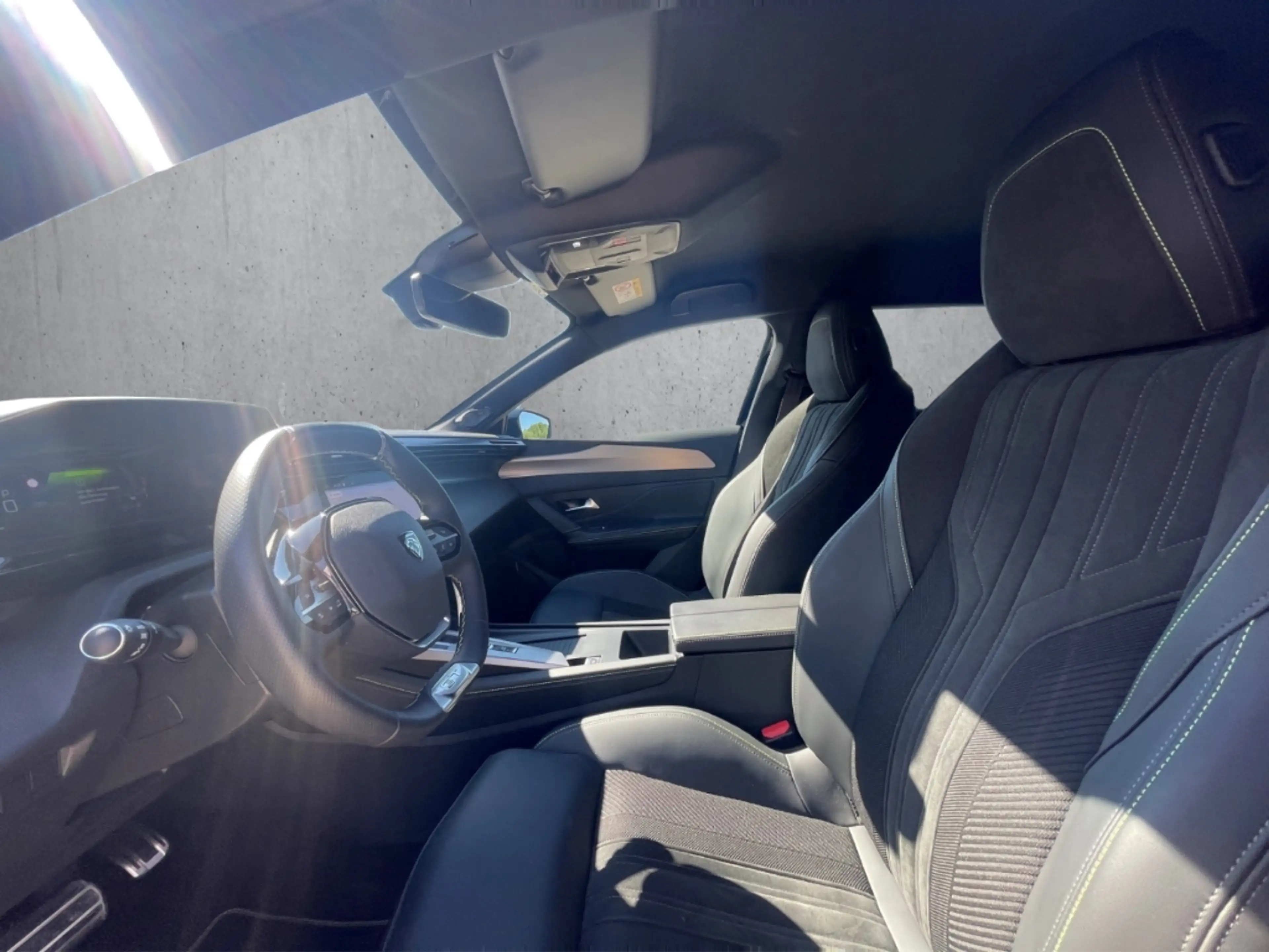 Peugeot 408 GT PT130 EAT8 El.Sitz Focal Kamera LED CarPlay — photo 9