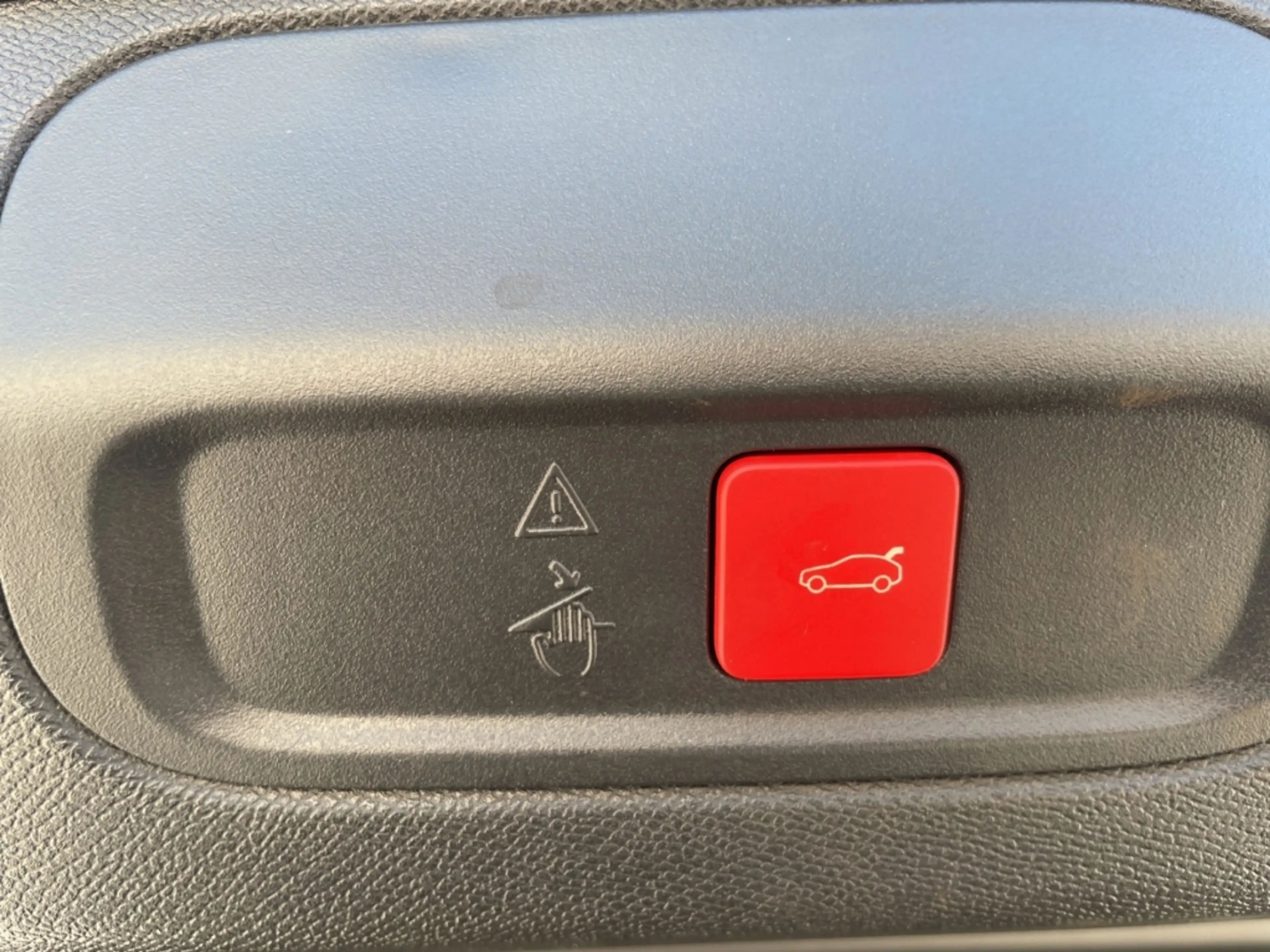 Peugeot 408 GT PT130 EAT8 El.Sitz Focal Kamera LED CarPlay — photo 22