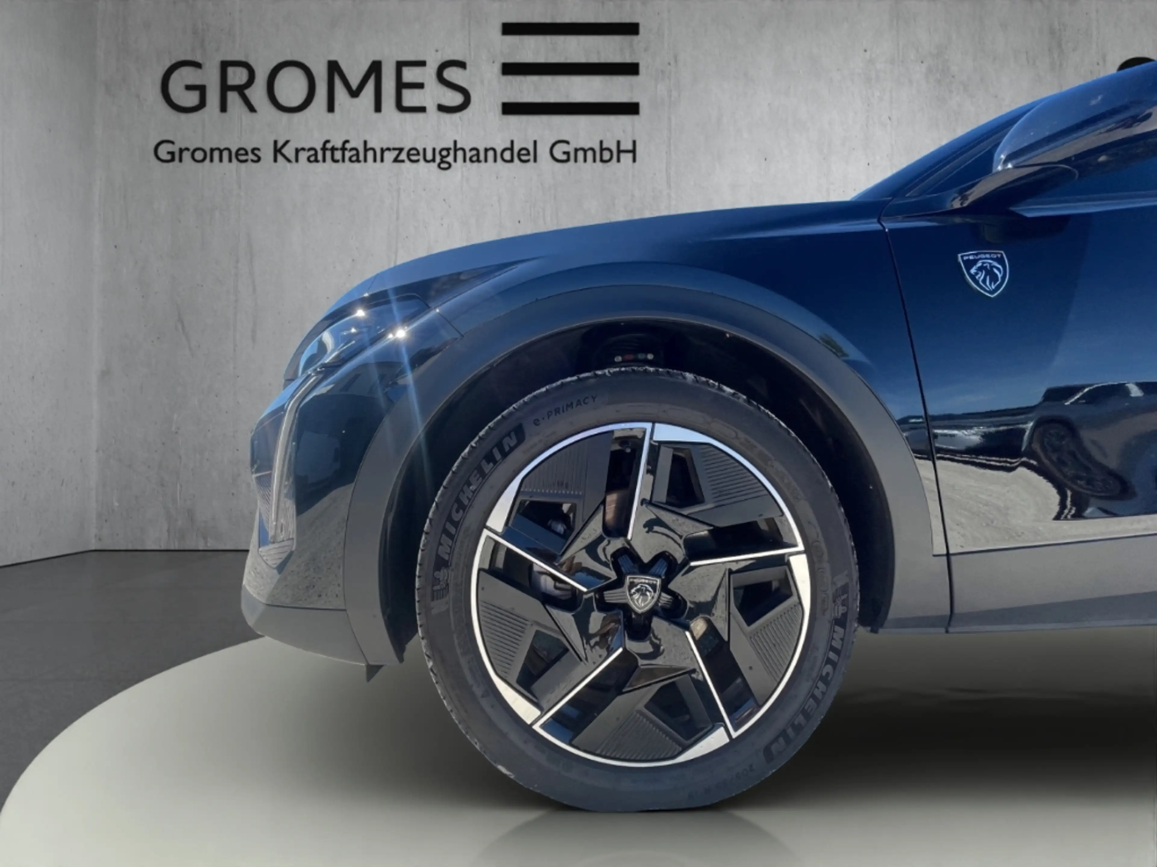 Peugeot 408 GT PT130 EAT8 El.Sitz Focal Kamera LED CarPlay — photo 11