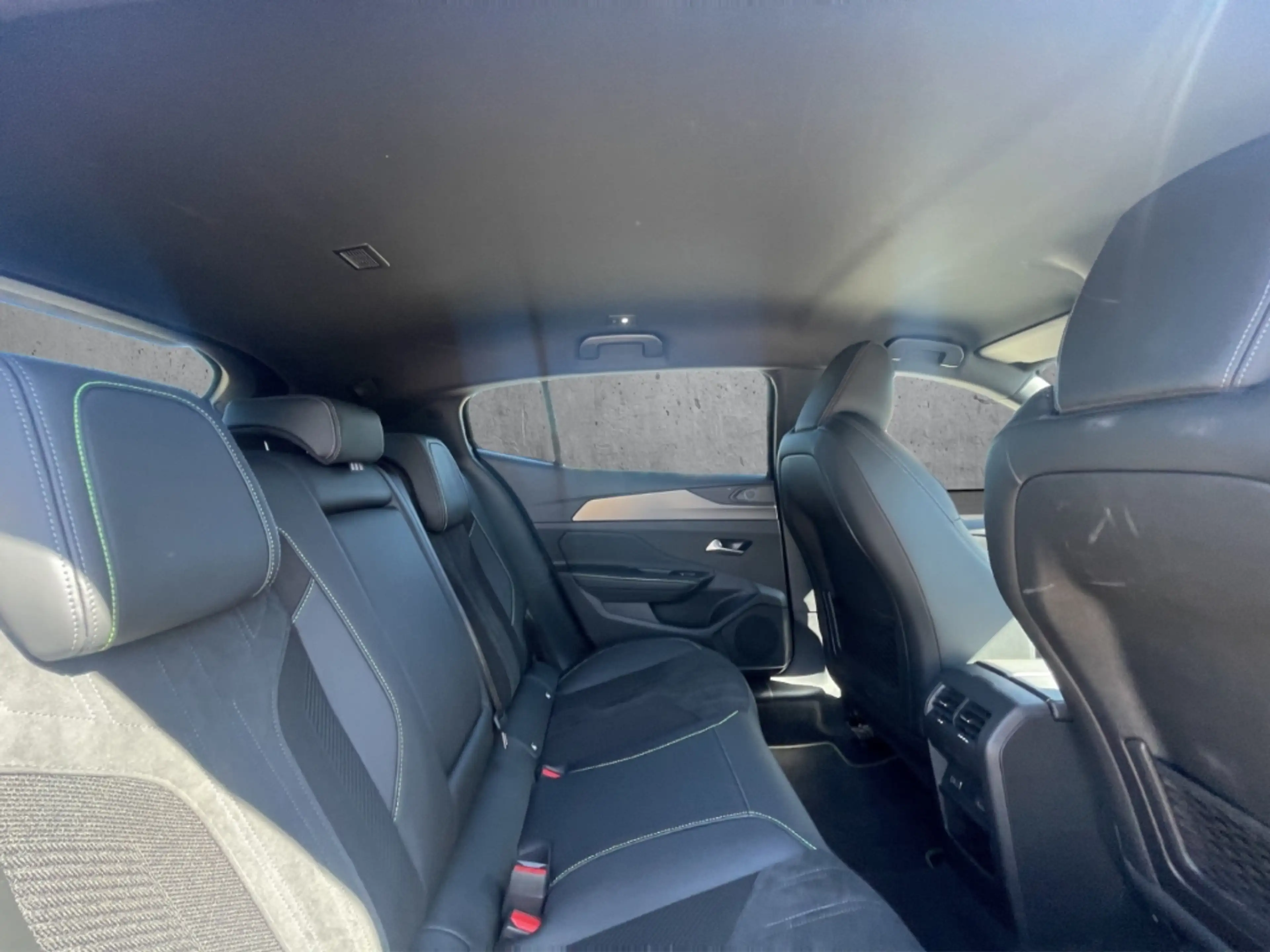 Peugeot 408 GT PT130 EAT8 El.Sitz Focal Kamera LED CarPlay — photo 14