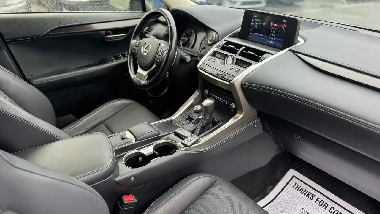 Lexus NX снимка Lexus NX