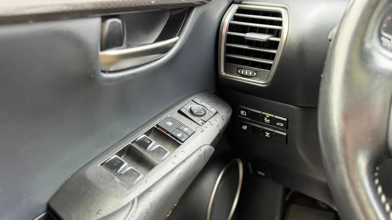 Lexus NX снимка Lexus NX
