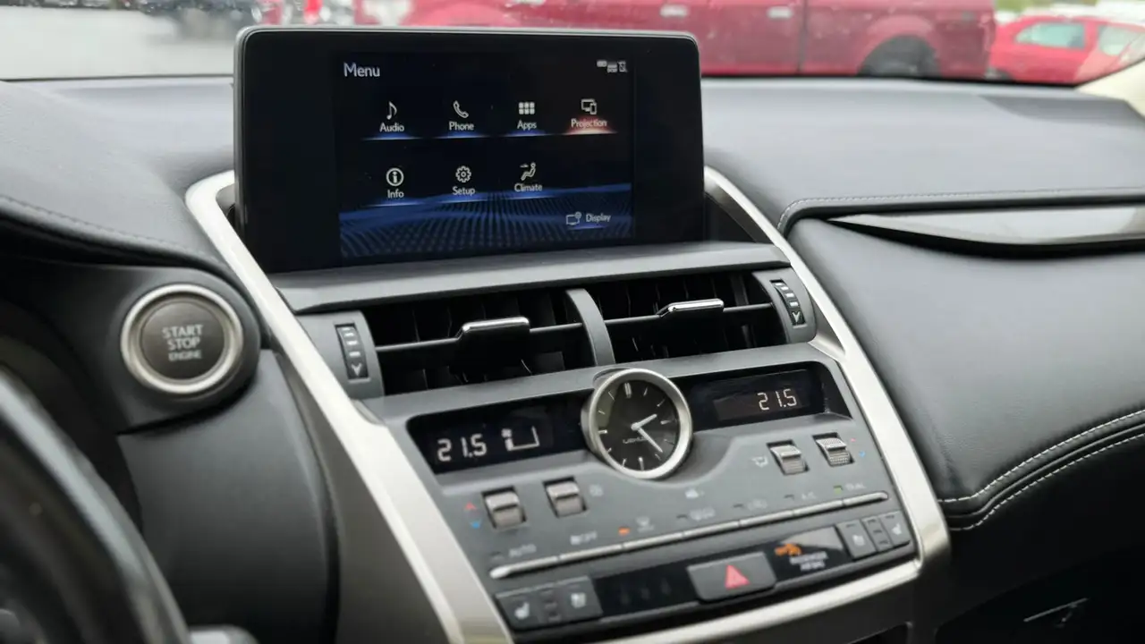 Lexus NX снимка Lexus NX