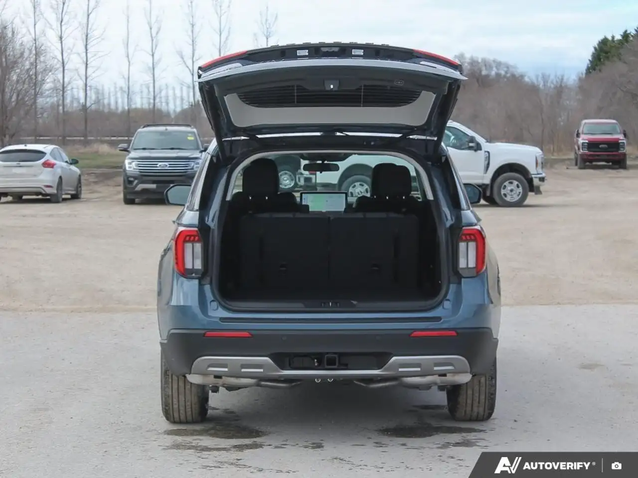 Ford Explorer снимка Ford Explorer