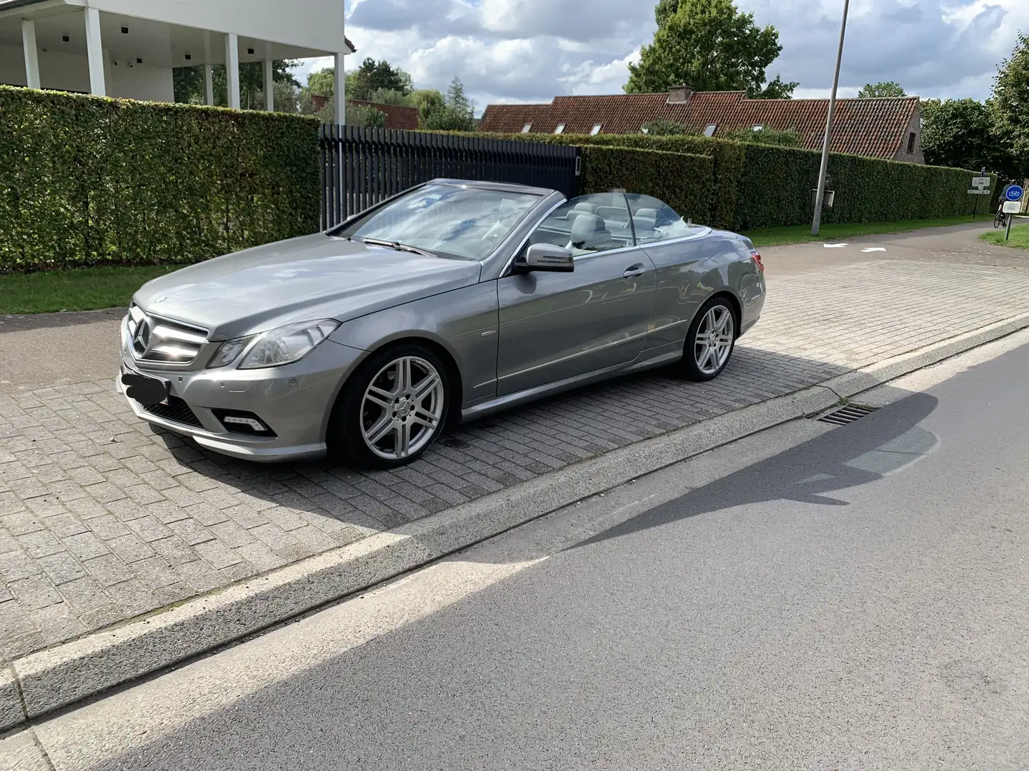 Mercedes-Benz E 220 E 220 CDI AMG Line Grijs - 2