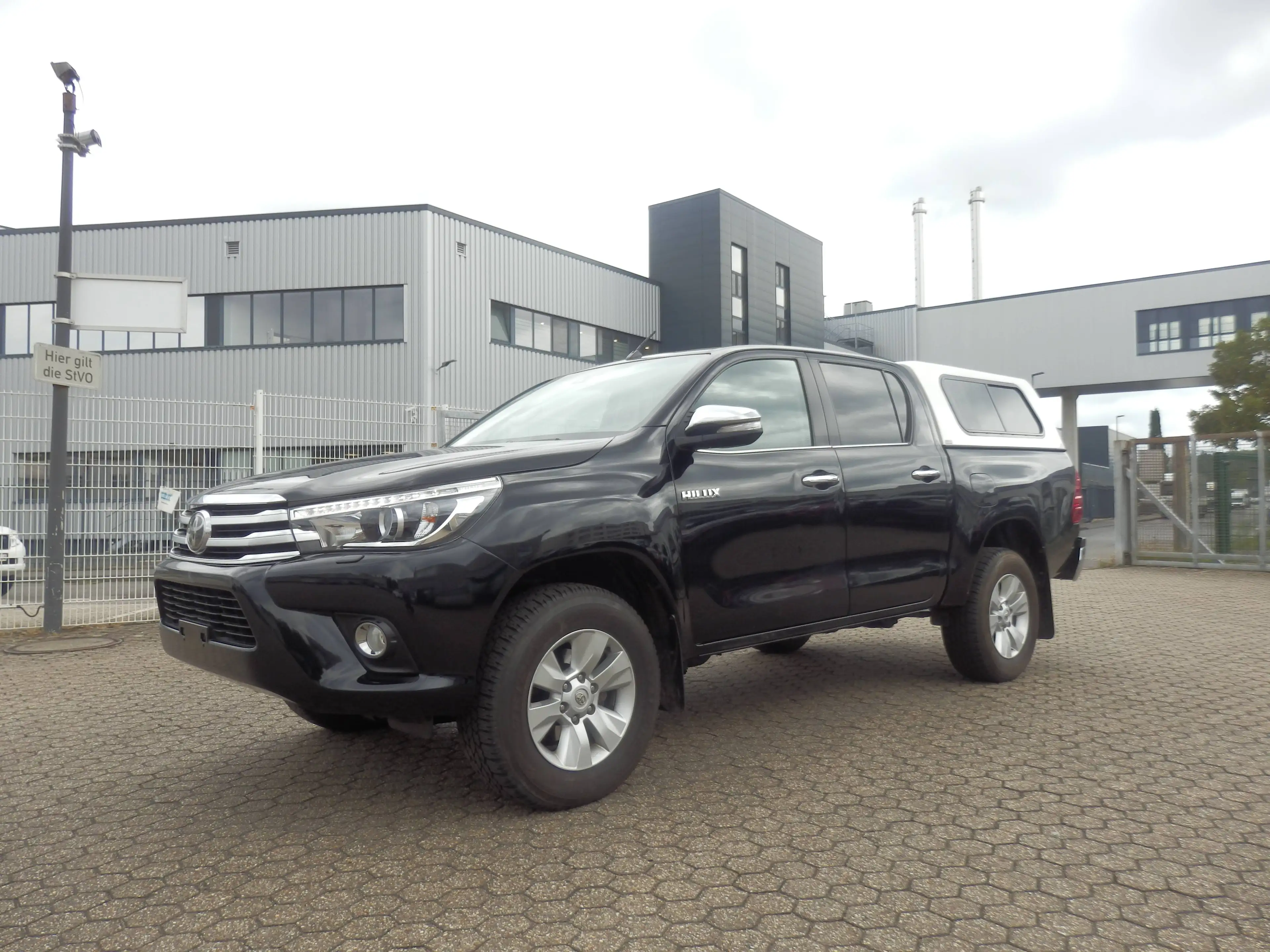 Toyota Hilux Double Cab Executive 4x4, Automatik, Leder, Sitzheizung, Klimaautomatik, Xenon, LED, HHK, Hardtop — photo 4