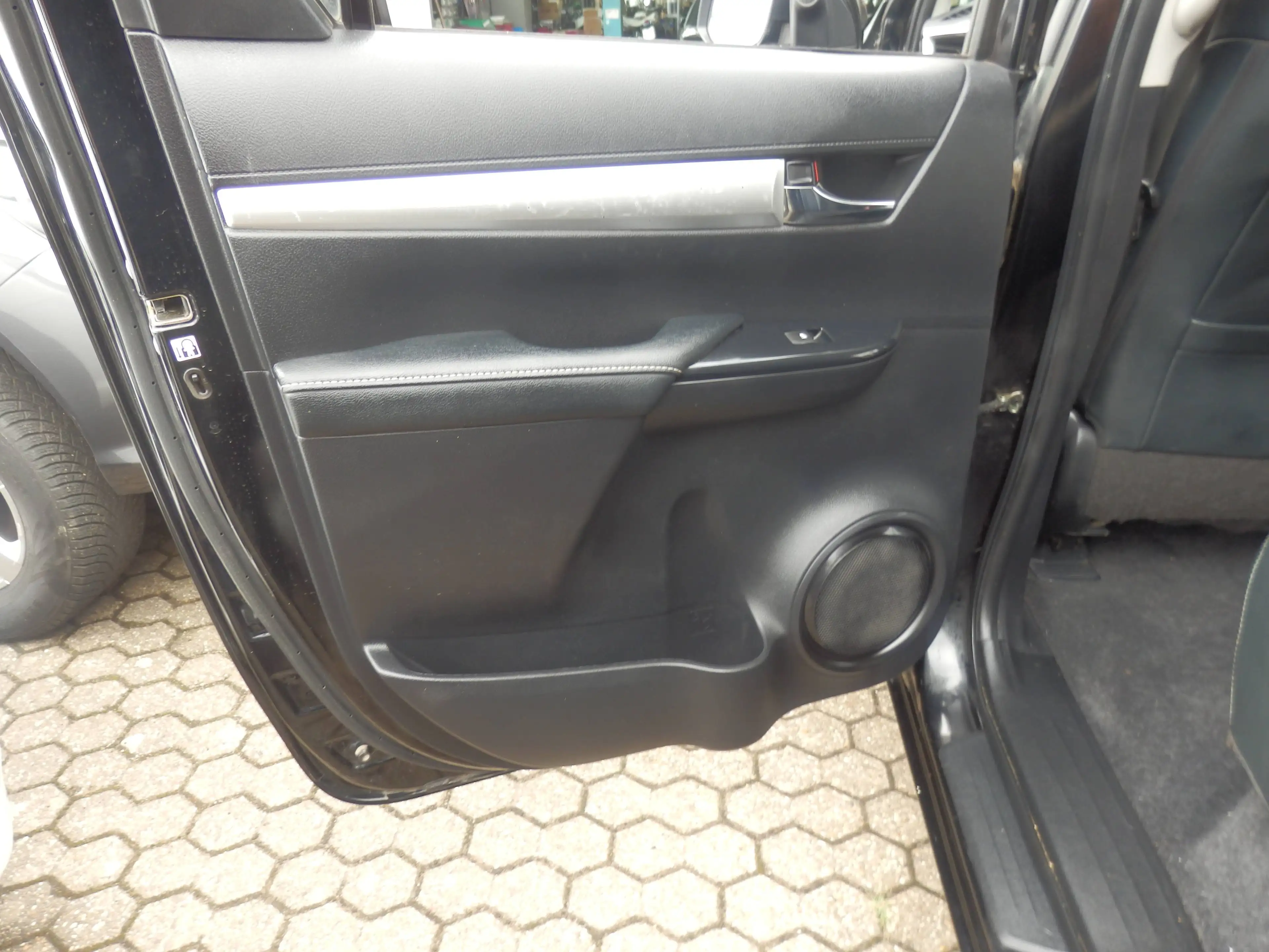 Toyota Hilux Double Cab Executive 4x4, Automatik, Leder, Sitzheizung, Klimaautomatik, Xenon, LED, HHK, Hardtop — photo 15