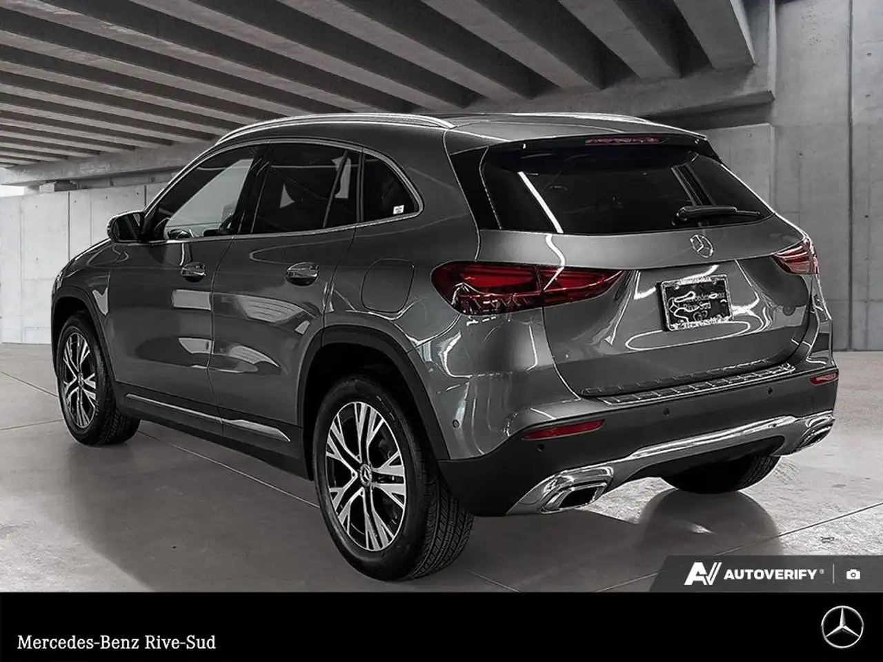 Mercedes-Benz GLA снимка Mercedes-Benz GLA
