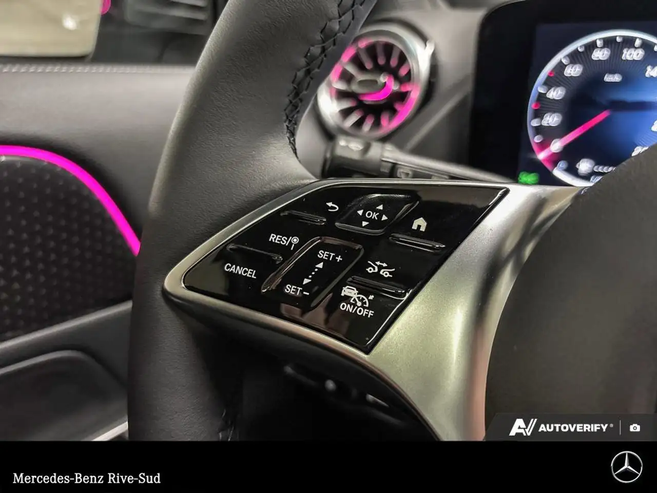Mercedes-Benz GLA снимка Mercedes-Benz GLA