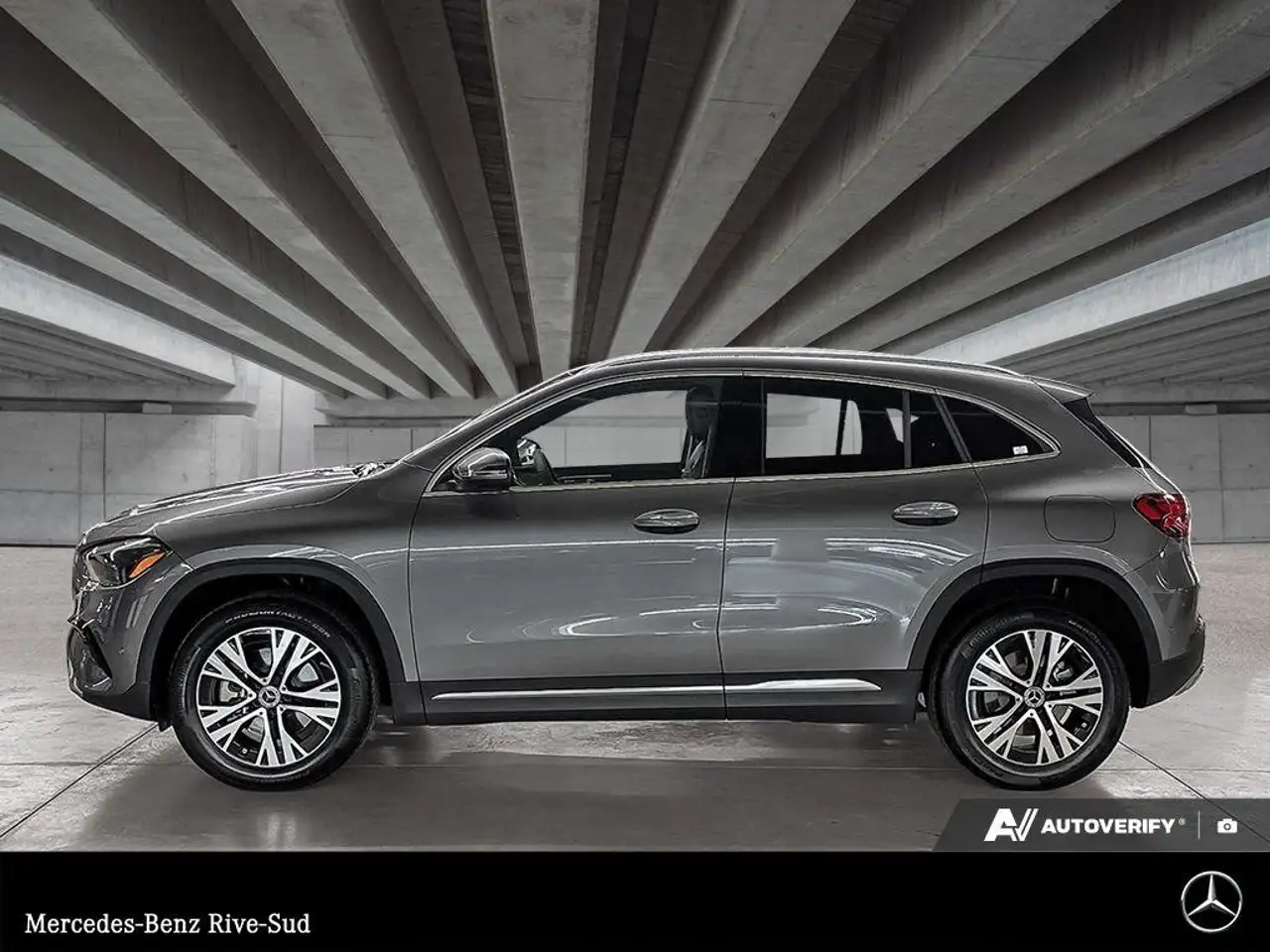 Mercedes-Benz GLA снимка Mercedes-Benz GLA
