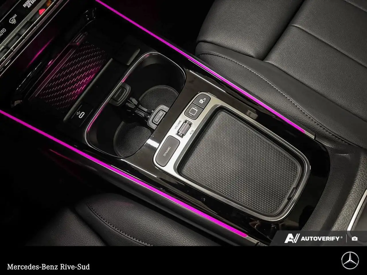 Mercedes-Benz GLA снимка Mercedes-Benz GLA