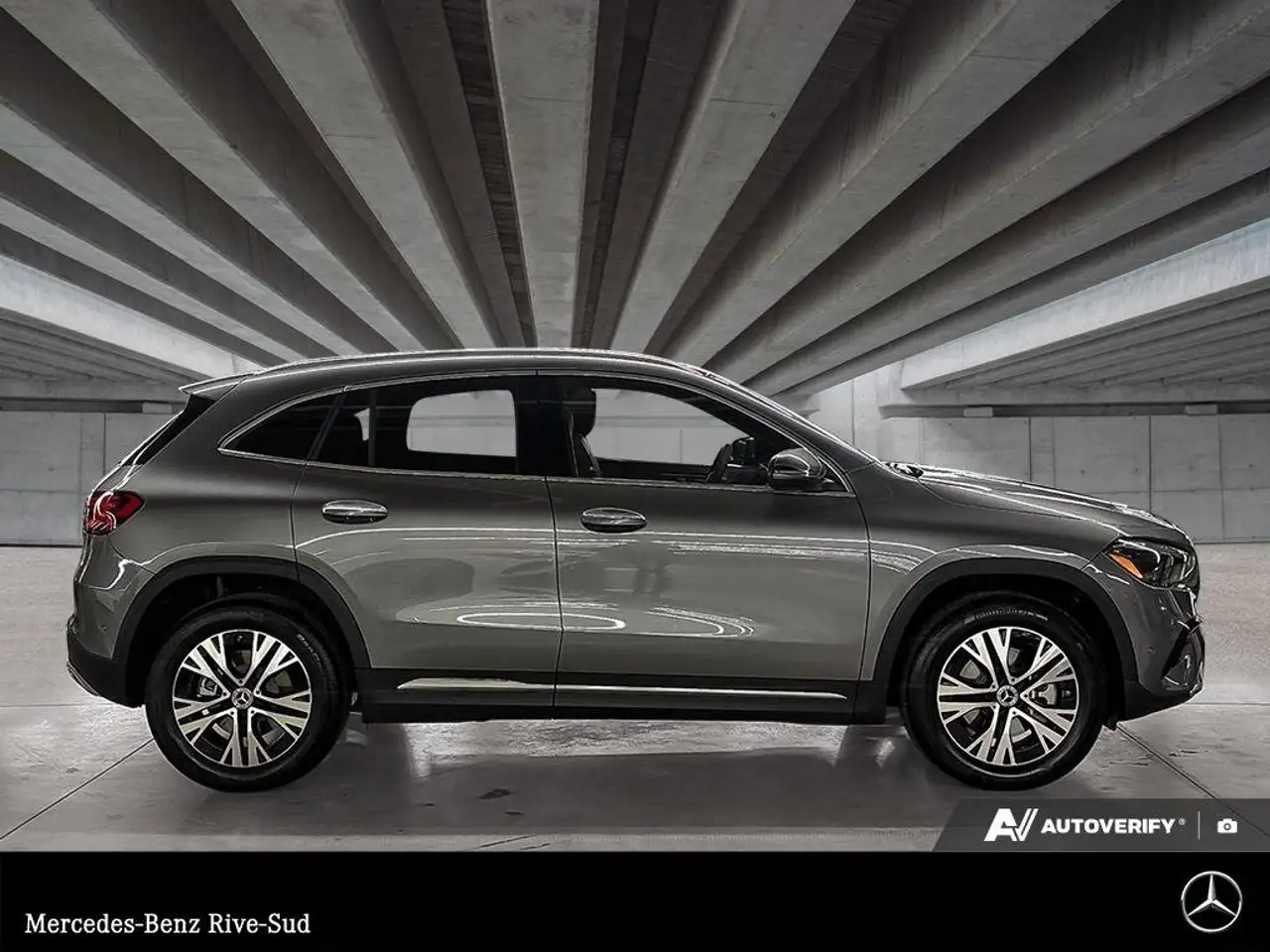 Mercedes-Benz GLA снимка Mercedes-Benz GLA