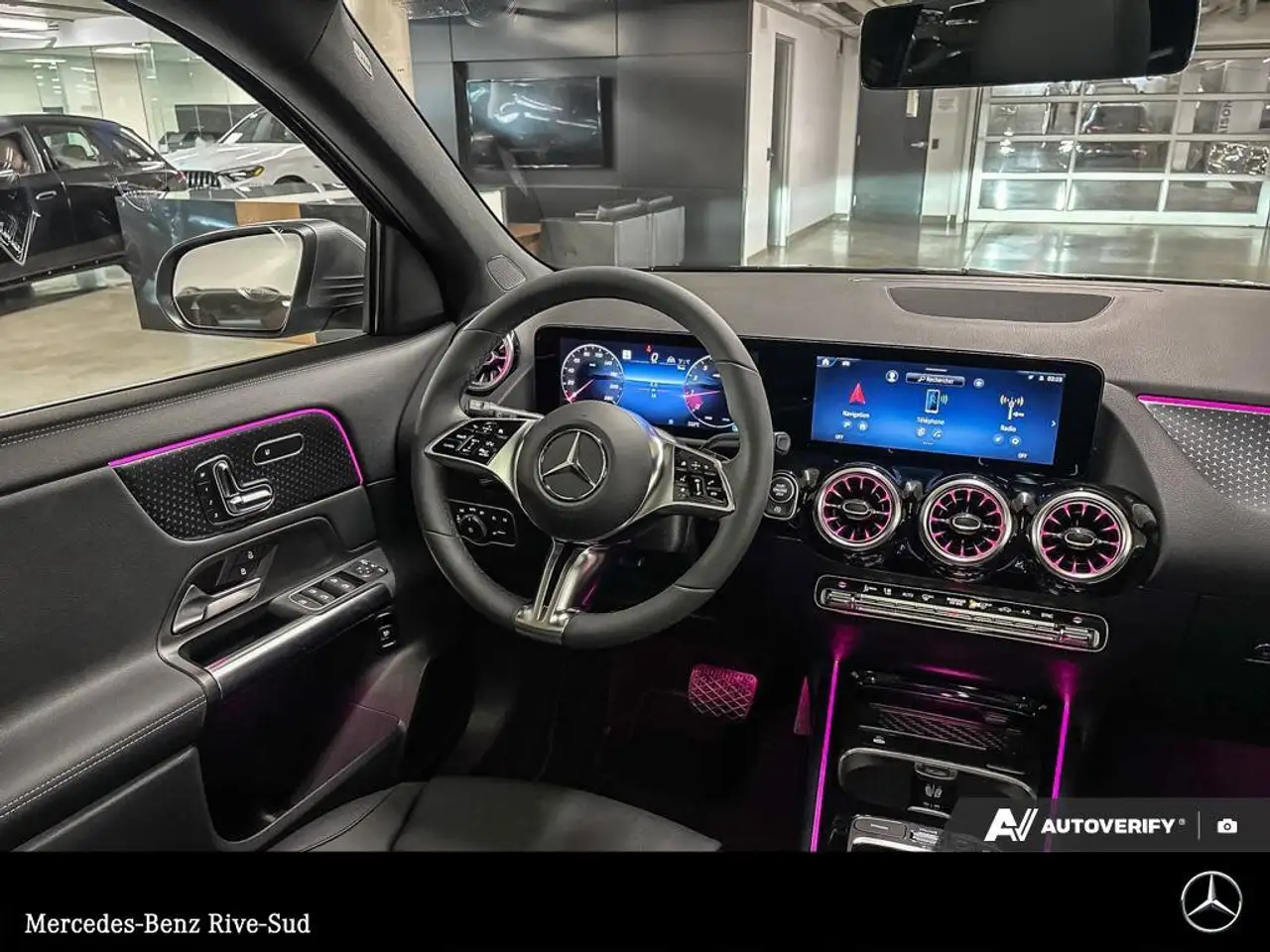 Mercedes-Benz GLA снимка Mercedes-Benz GLA