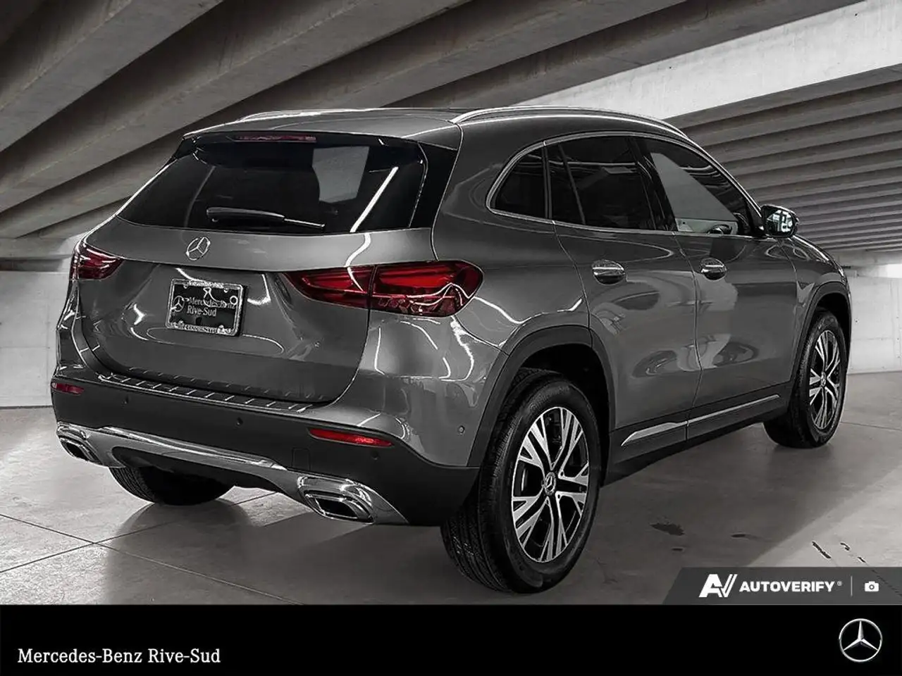 Mercedes-Benz GLA снимка Mercedes-Benz GLA