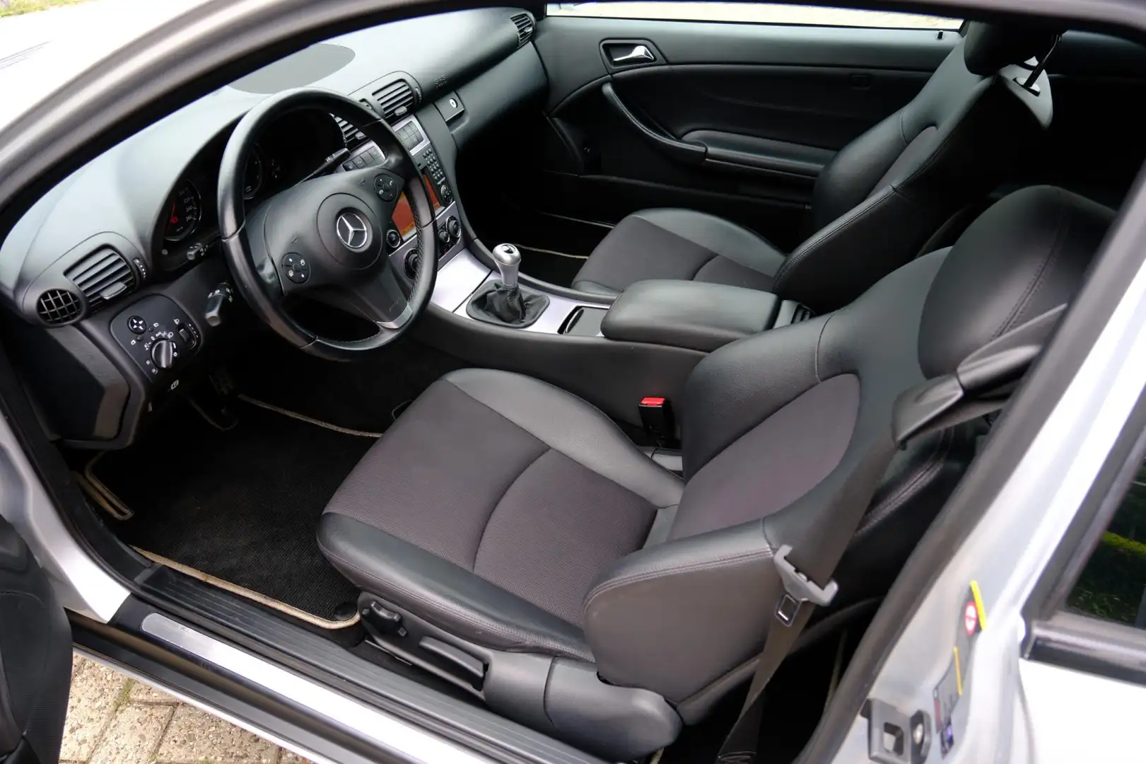 Mercedes-Benz CLC 160 BlueEFFICIENCY Business Class Sport *84.590km! Gris - 2
