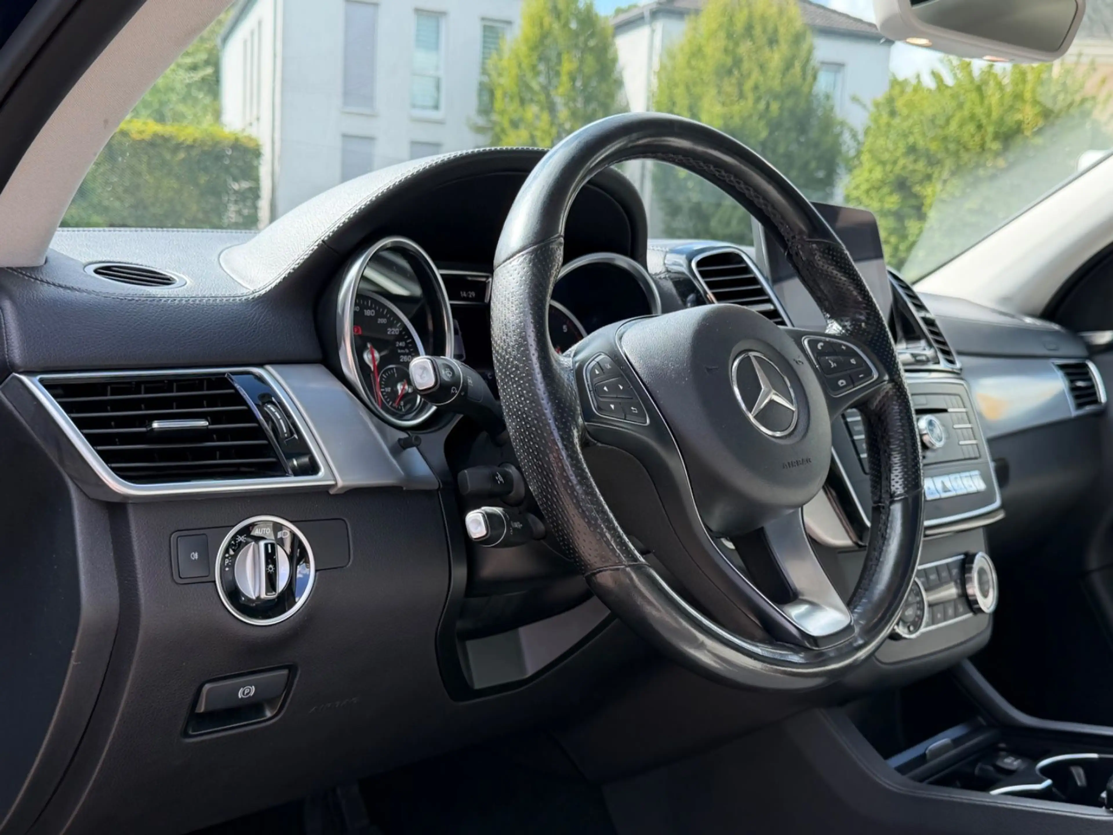 Mercedes-Benz GLE 350 d 4Matic COUPE — photo 11