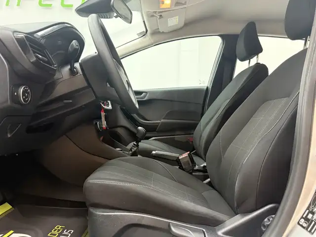 Ford Fiesta view 10