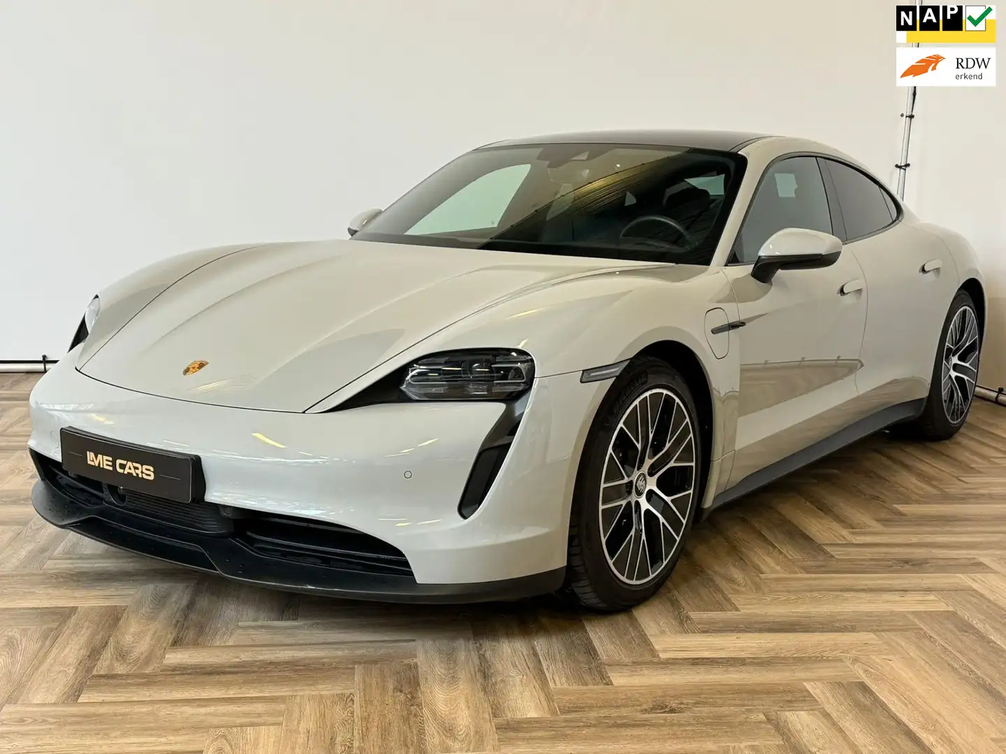 Porsche Taycan Performance 84 kWh , 5-pers , PANO , NAP Grijs - 1