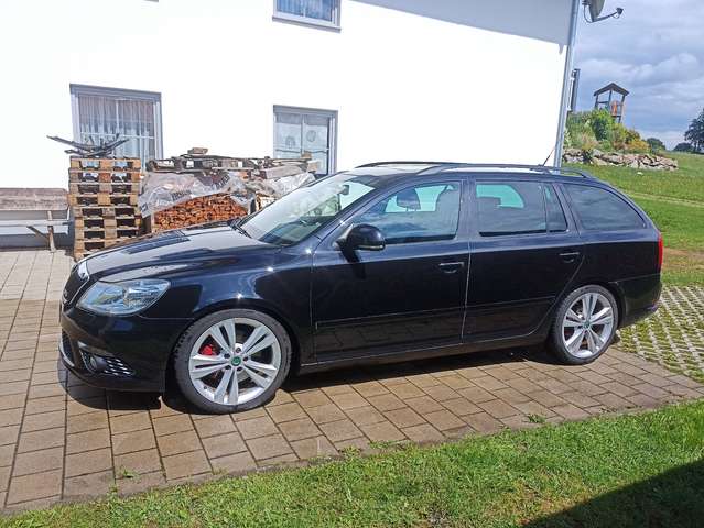 Imagine Skoda Octavia Combi 2.0 TSI RS