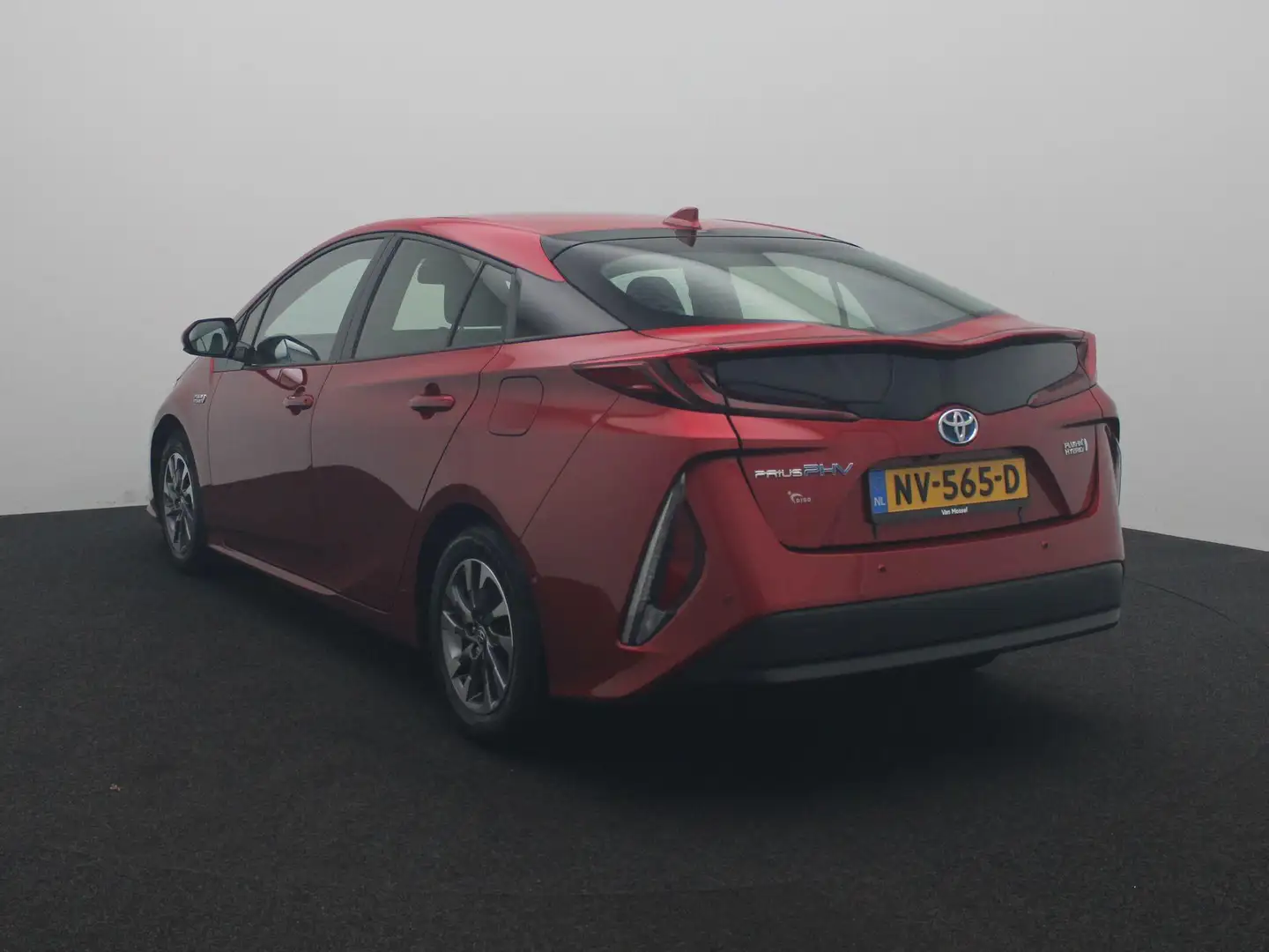 Toyota Prius 1.8 Plug-in Business Plus | Navi | Achteruitrijcam Rouge - 2