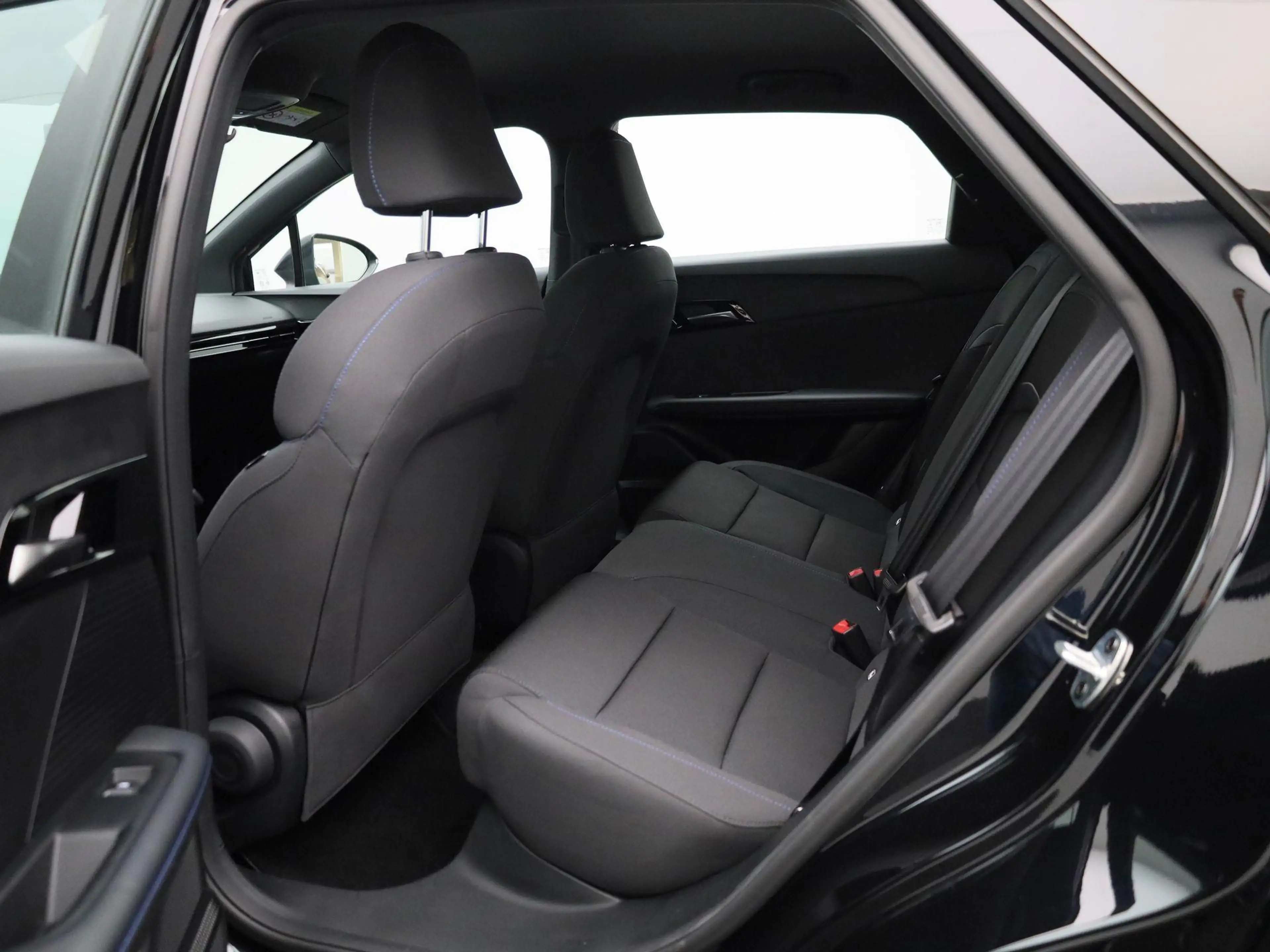 MG MG4 Electric Standard 51 kWh WLTP 320 KM | Apple Carpl — photo 10
