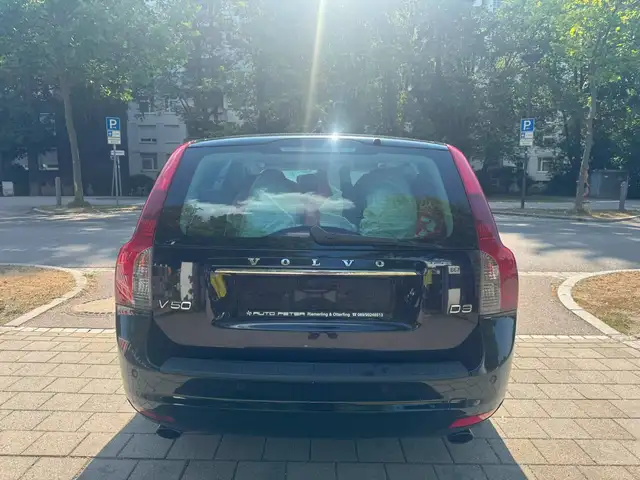 Volvo V50 view 4