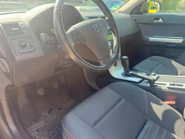Volvo V50 view 9