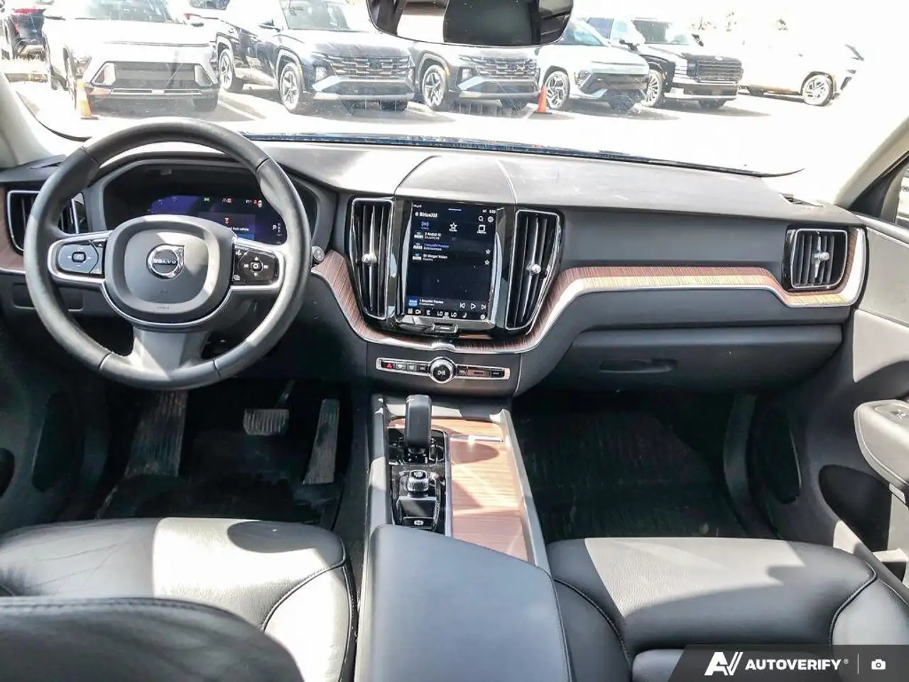 Volvo XC60 снимка Volvo XC60
