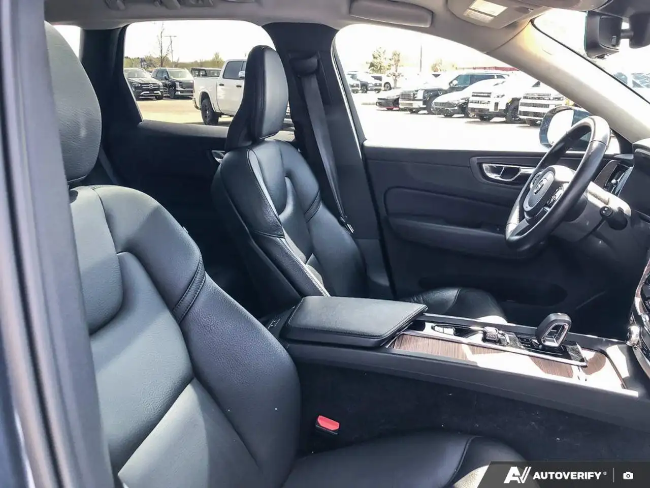 Volvo XC60 снимка Volvo XC60