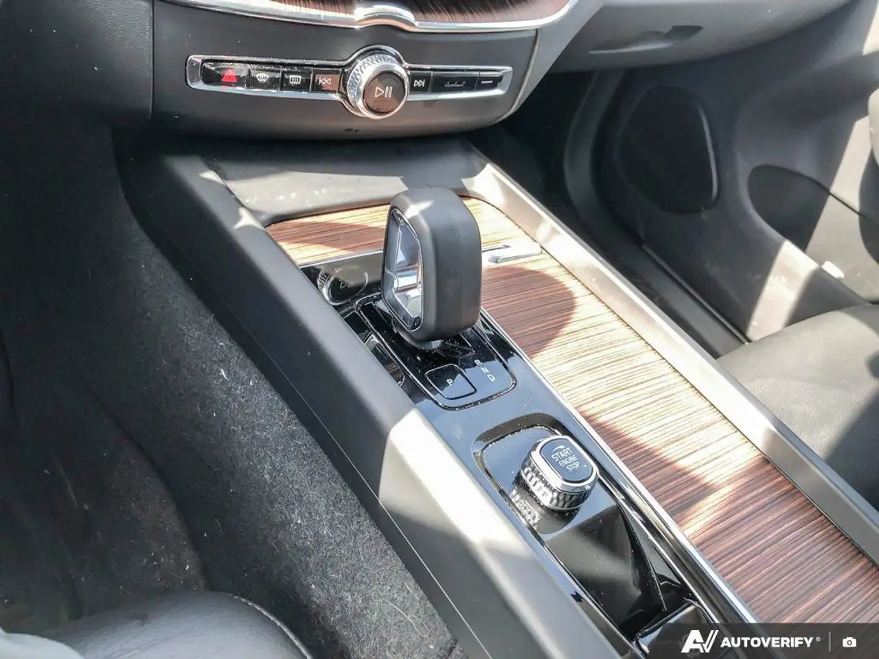 Volvo XC60 снимка Volvo XC60