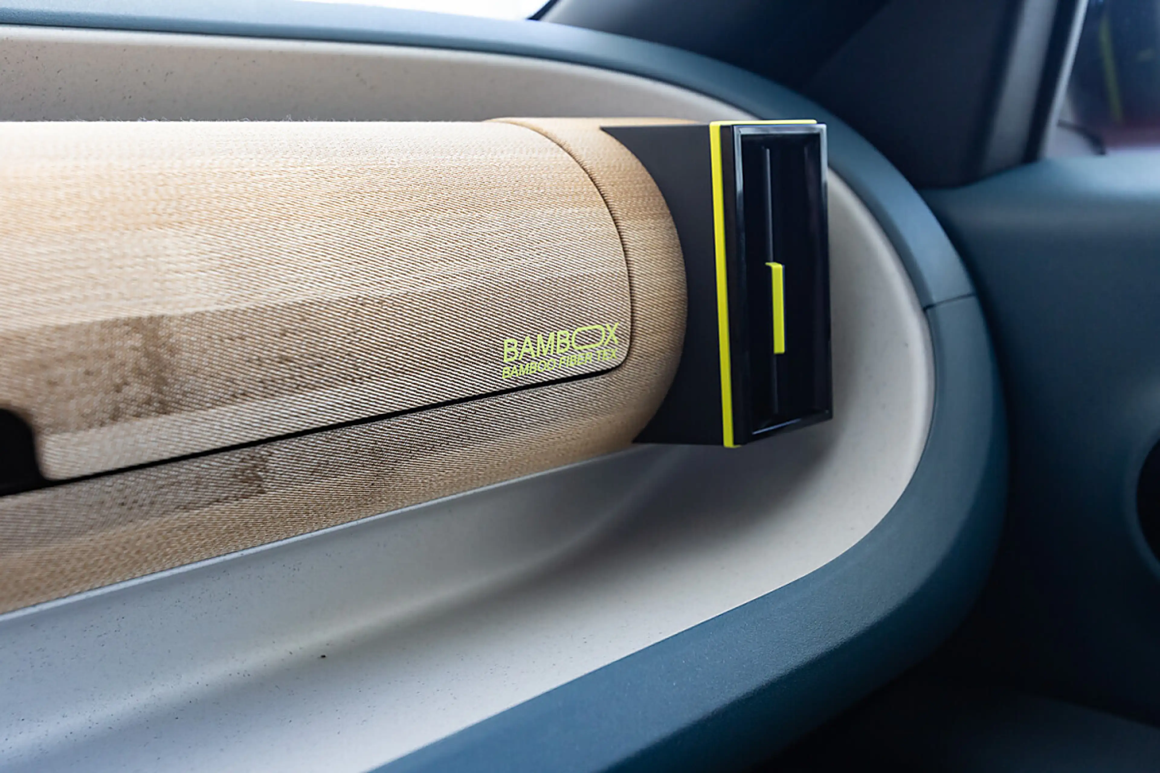 Fiat Grande Panda Hybrid mHEV 110 6-Gang eDCT La Prima — photo 10