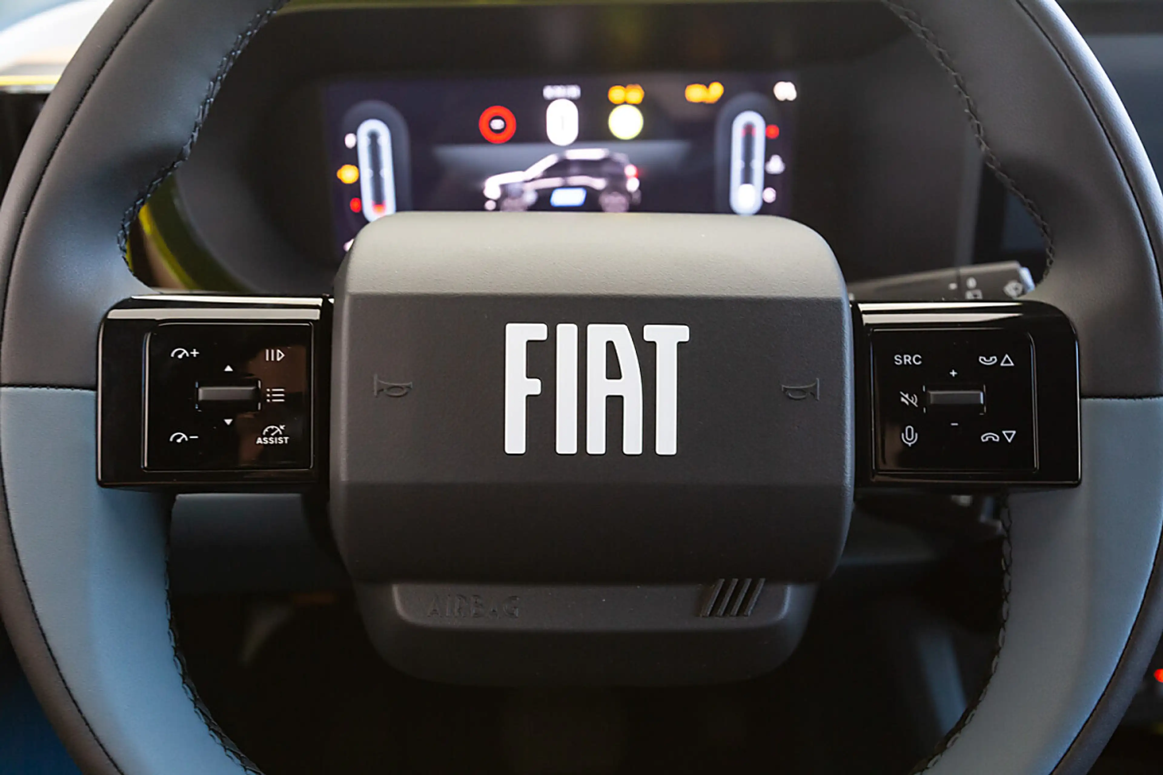 Fiat Grande Panda Hybrid mHEV 110 6-Gang eDCT La Prima — photo 6