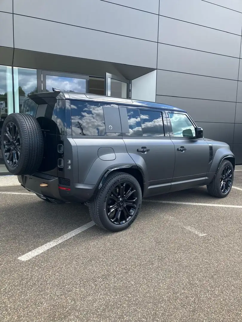 Land Rover Defender 4.4 P635 110 OCTA Edition One Gris - 1