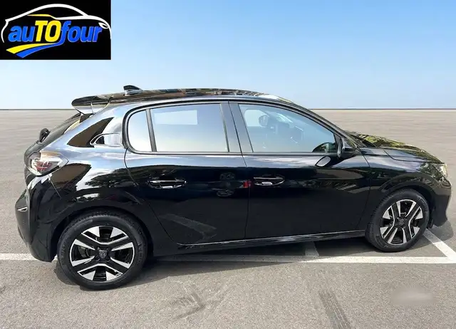 Peugeot 208 view 5