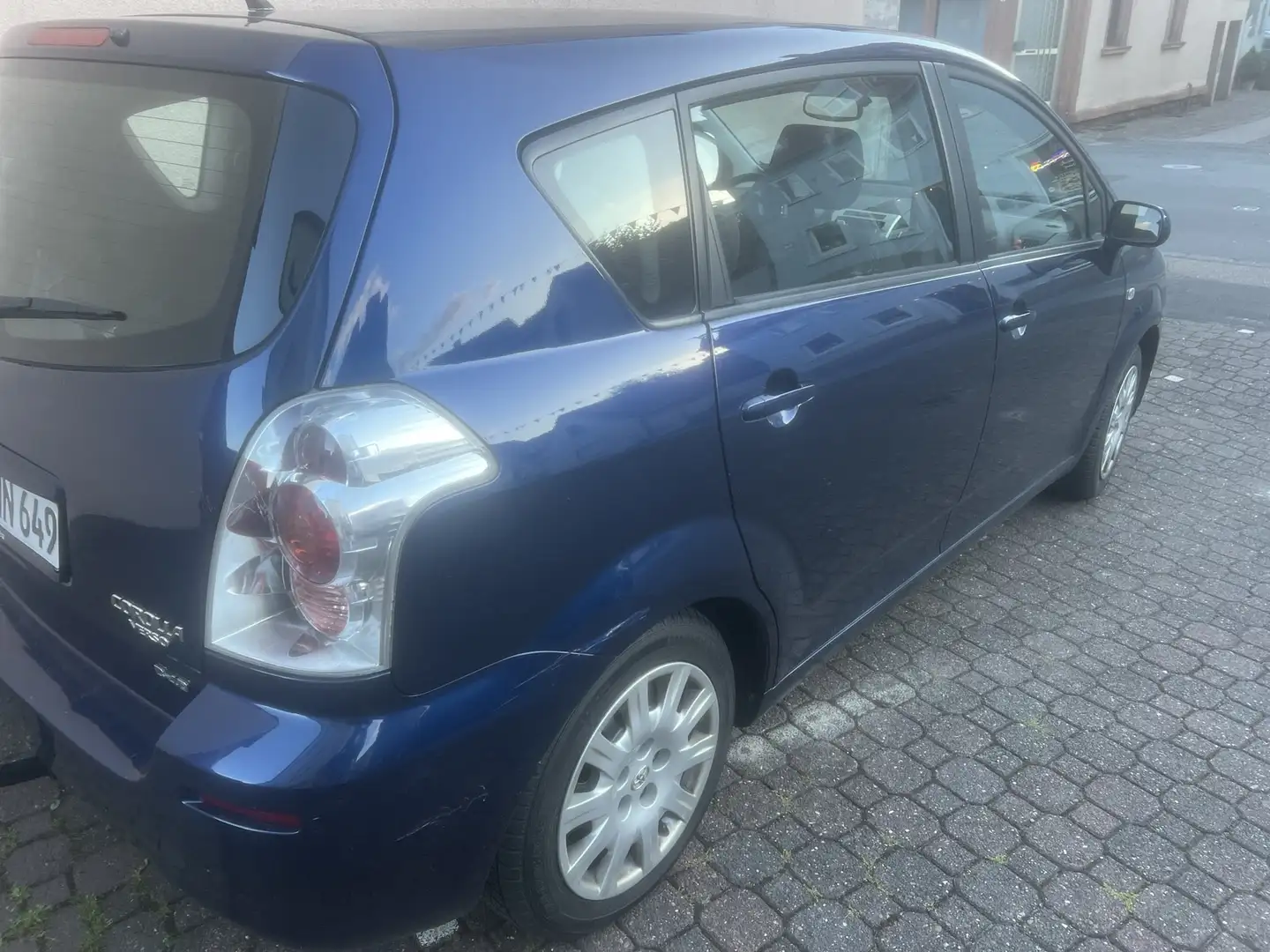 Toyota Corolla Verso 2.2 D-4D Executive - 1
