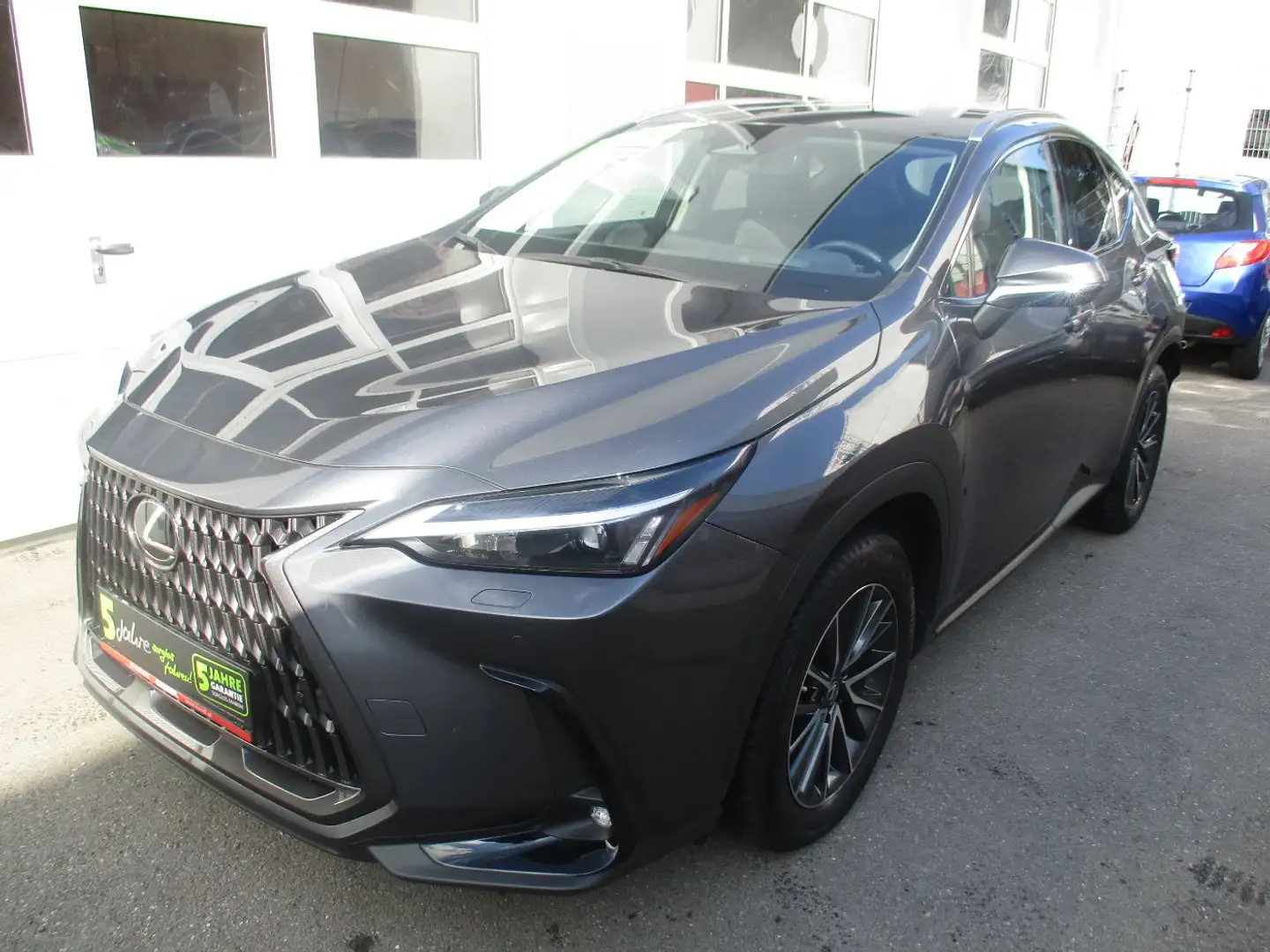 Lexus NX 450h+ PHEV Executive Interieur- & Techpaket Grau - 2